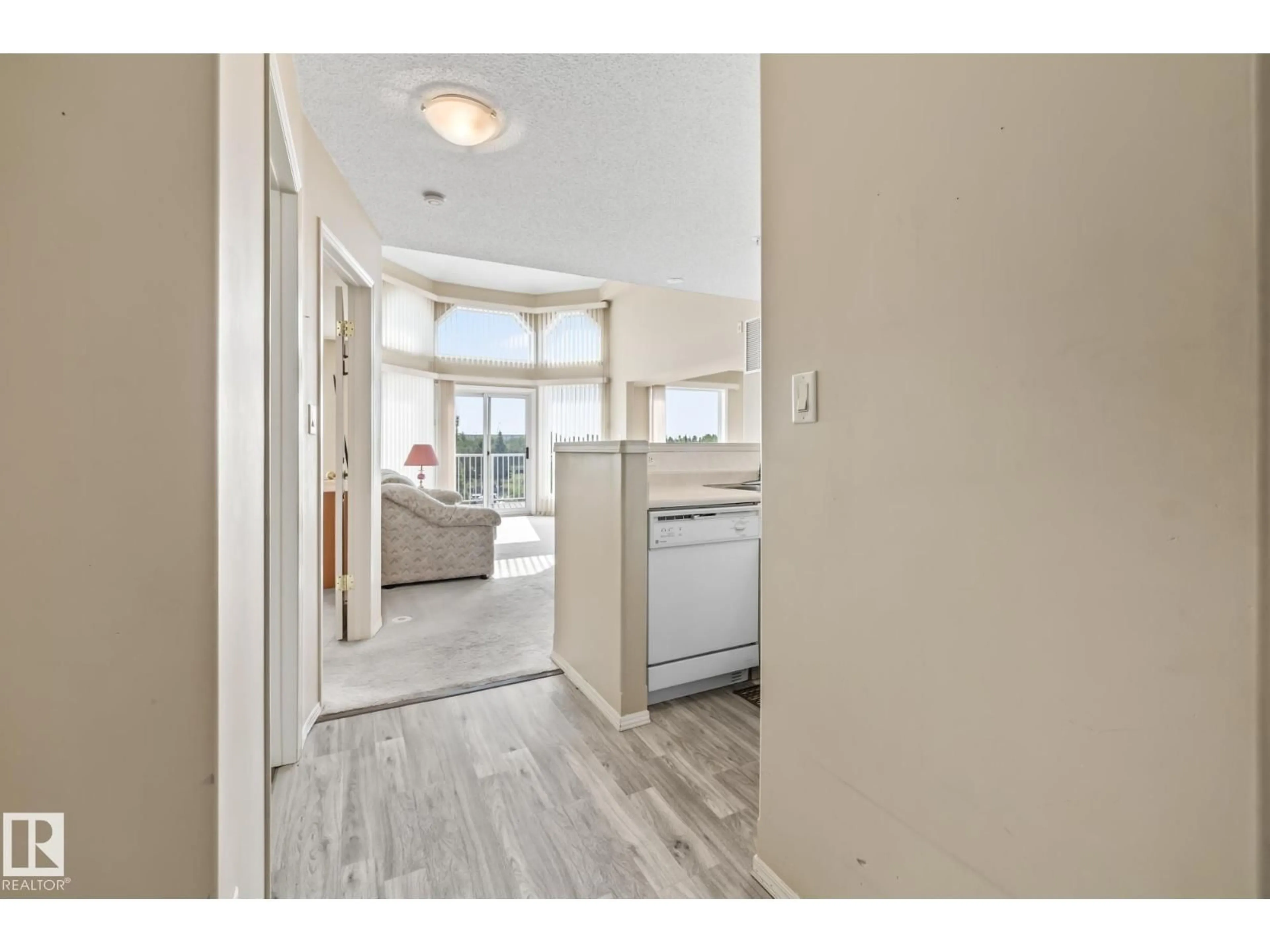 Indoor entryway for 500 182 HADDOW CL, Edmonton Alberta T6R2V1