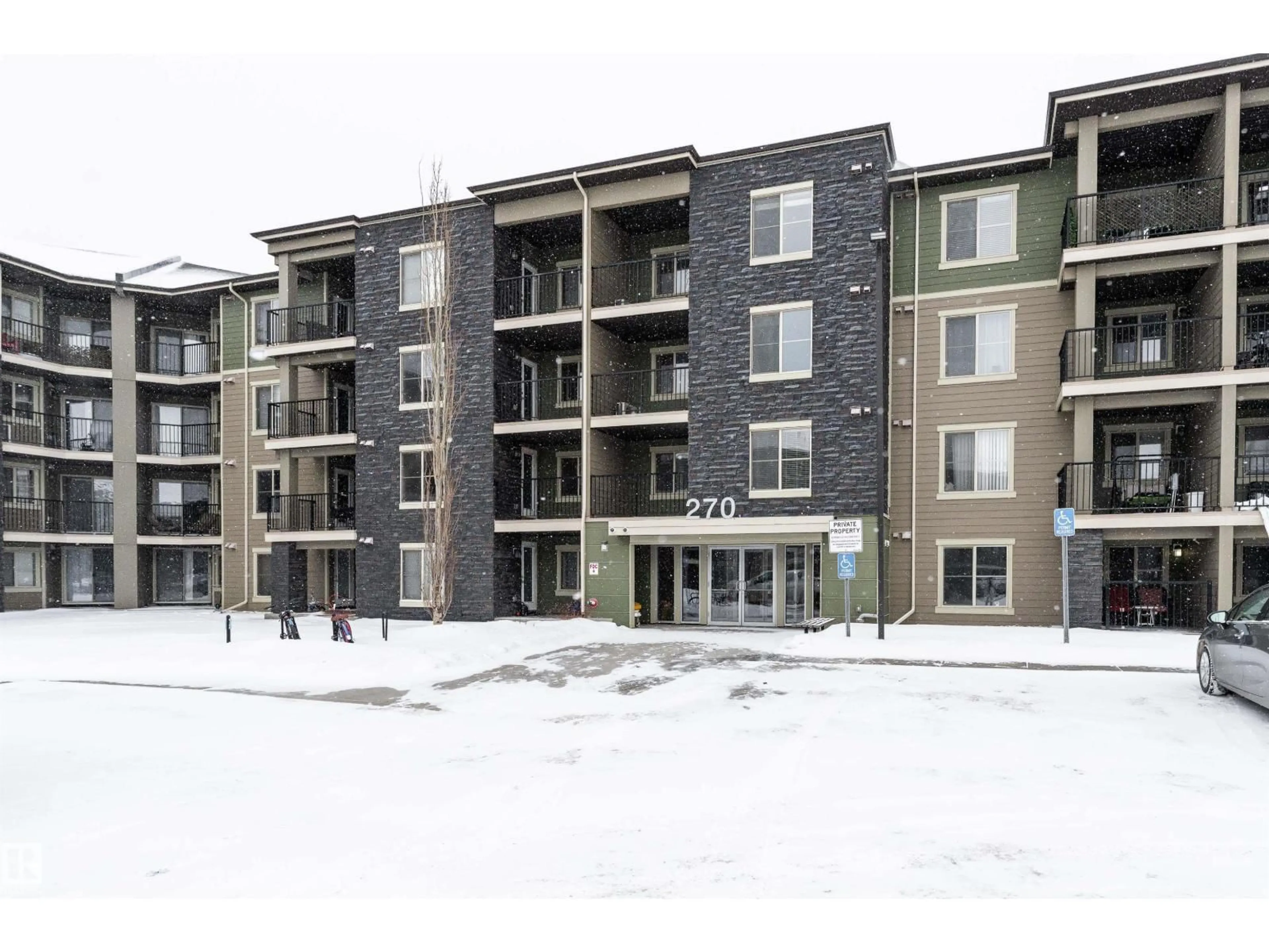 A pic from outside/outdoor area/front of a property/back of a property/a pic from drone, building for 270 - 422 MCCONACHIE DR, Edmonton Alberta T5Y3N4