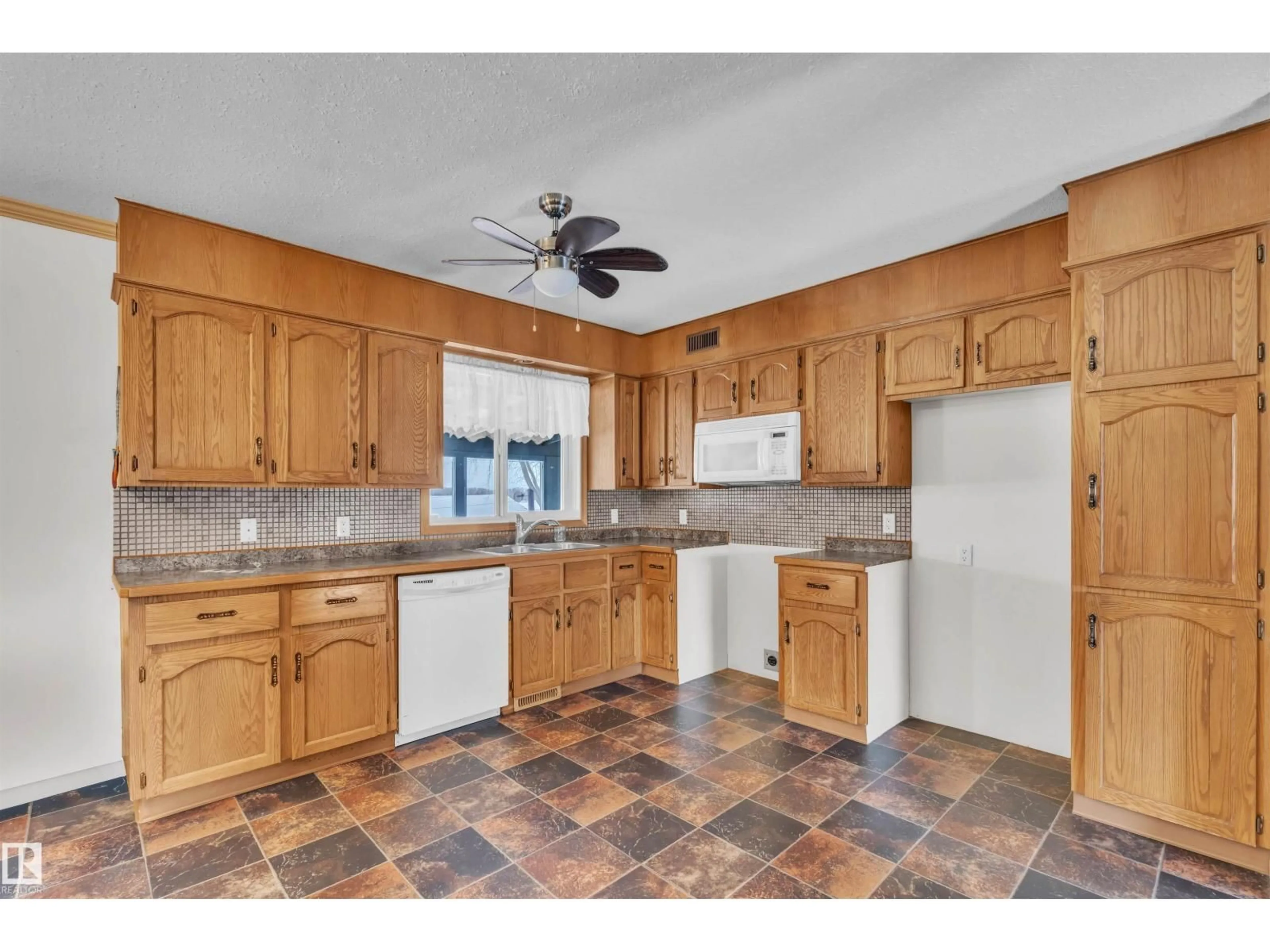 Standard kitchen, ceramic/tile floor for 5025 49 STREET, Fort Kent Alberta T0A1H0