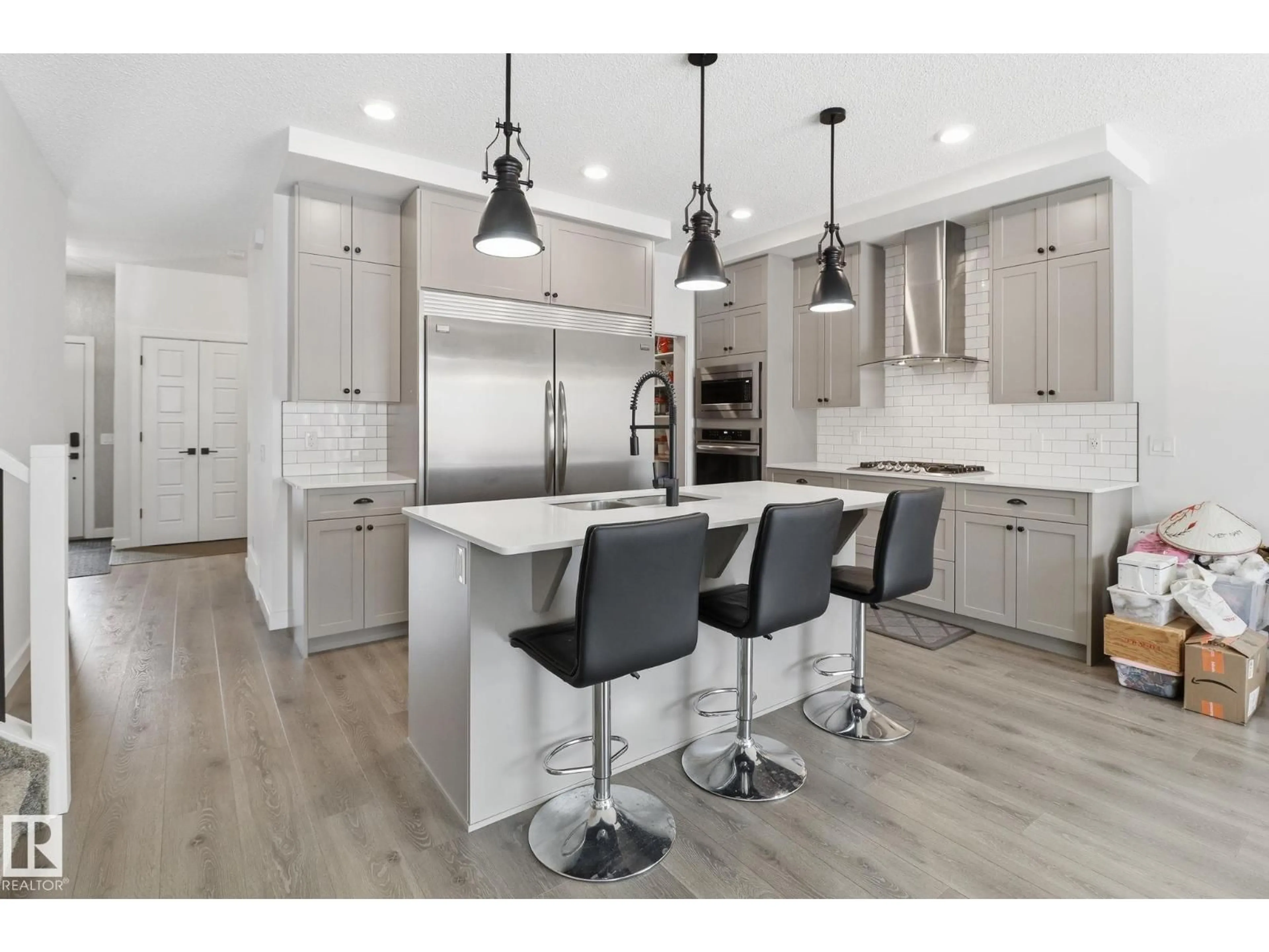 Open concept kitchen, unknown for 3234 CHERNOWSKI WY, Edmonton Alberta T6W4G4