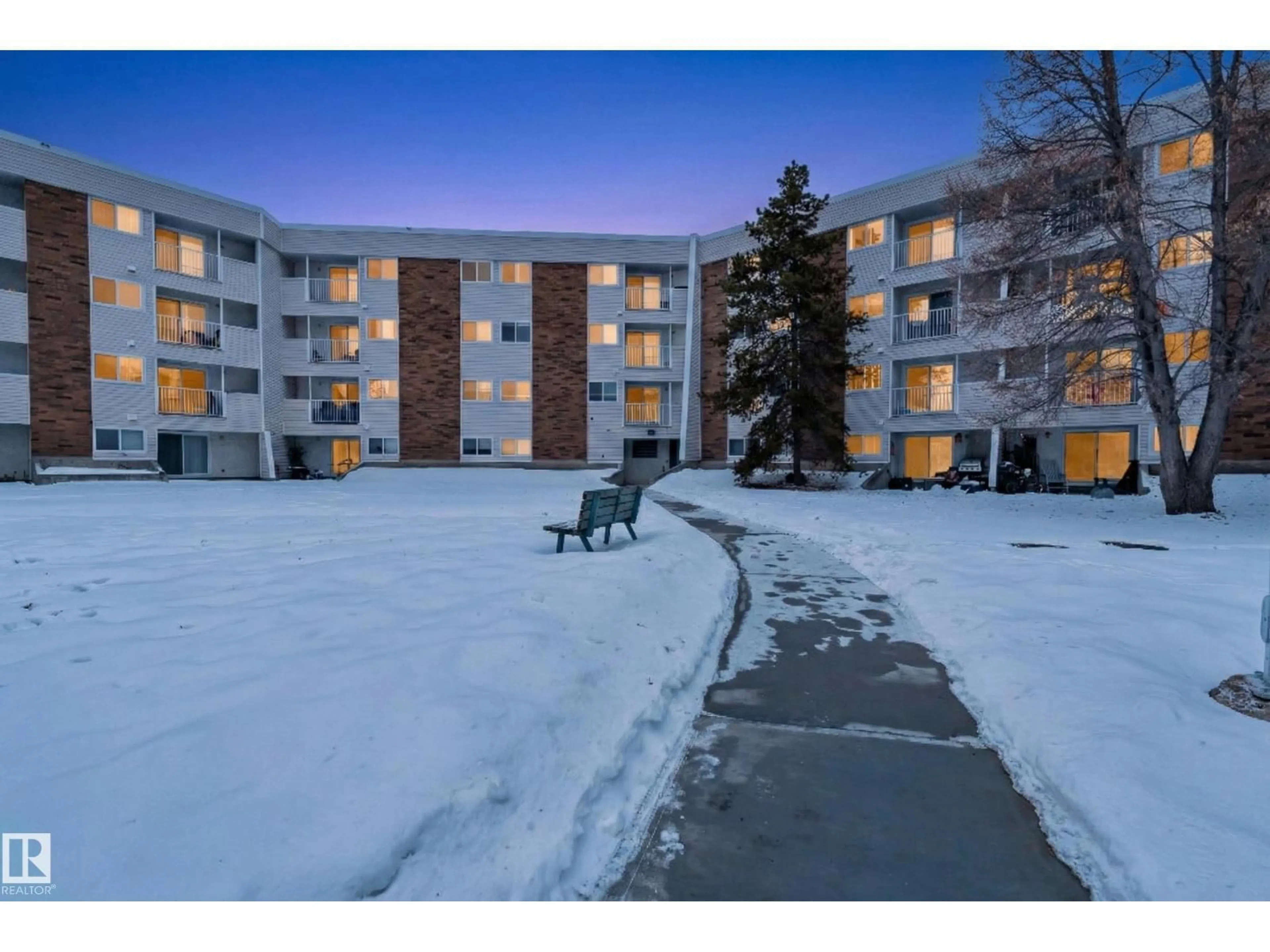 Patio, unknown for 25 - 11255 31 AV, Edmonton Alberta T6J3V6