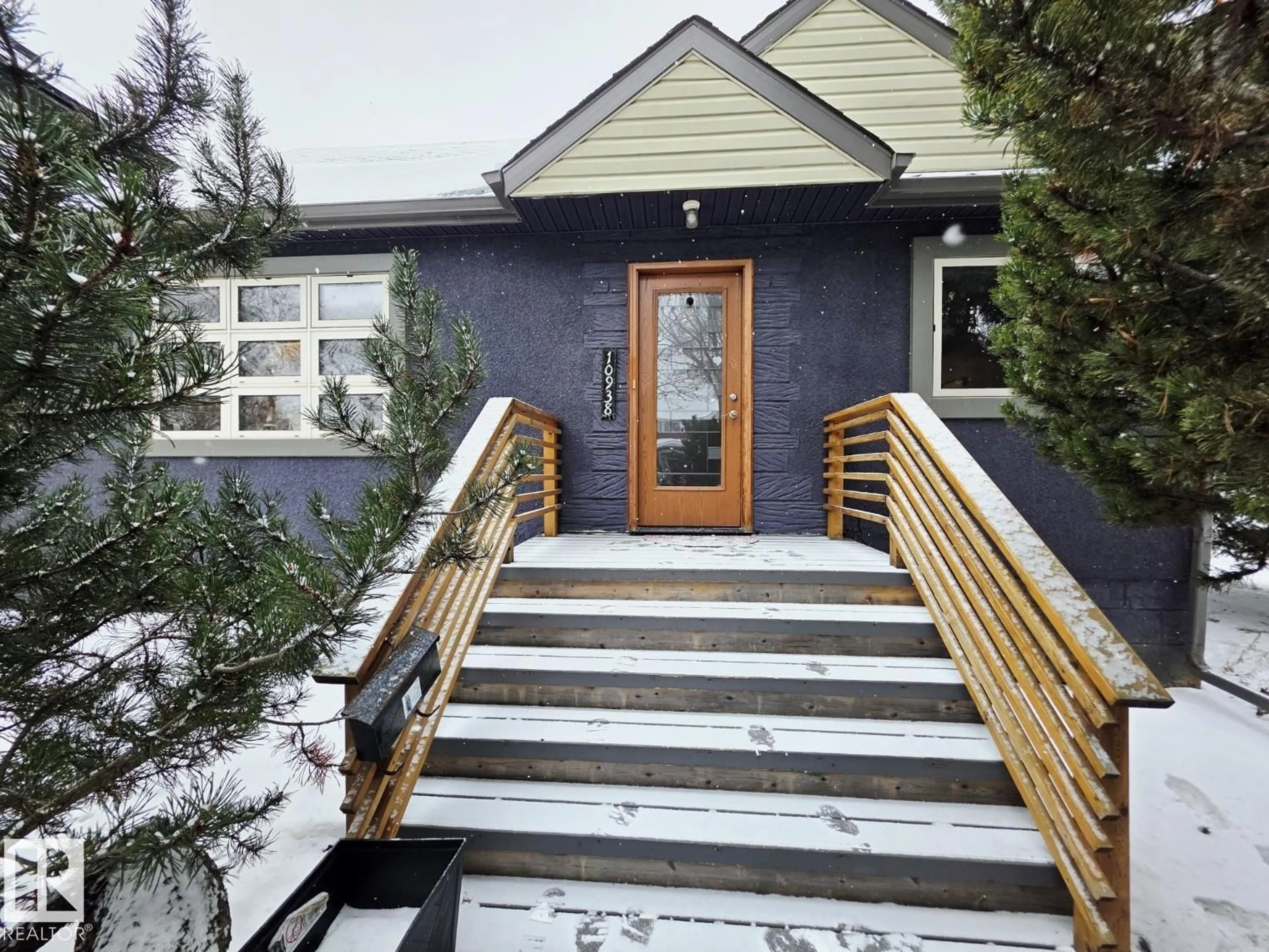 Unknown for 10938 131 ST, Edmonton Alberta T5M1B4