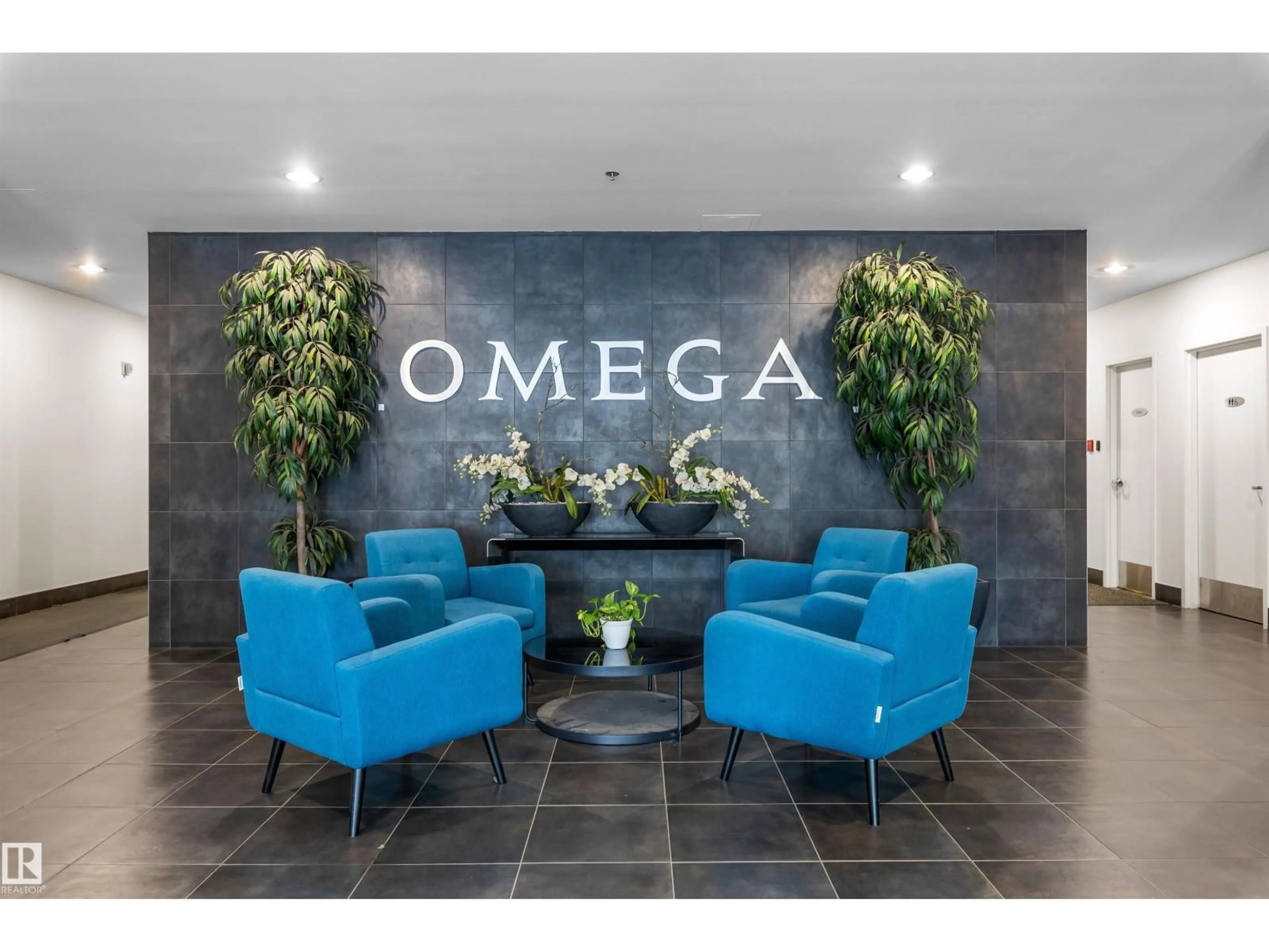 Lobby for 901 - 10504 99 AV, Edmonton Alberta T5K1B2
