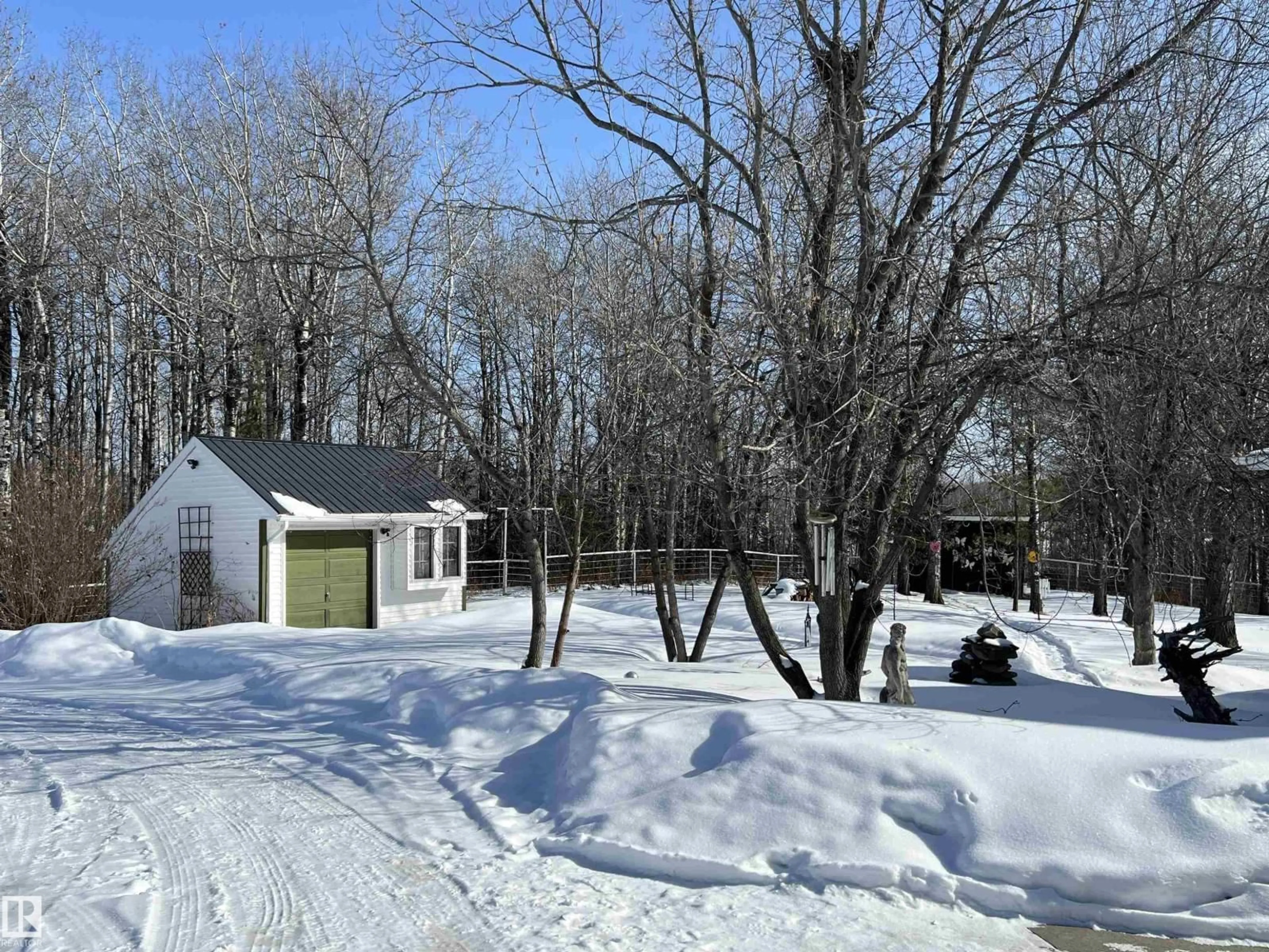A pic from outside/outdoor area/front of a property/back of a property/a pic from drone, unknown for 6211 HWY 39, Rural Brazeau County Alberta T7A1R2