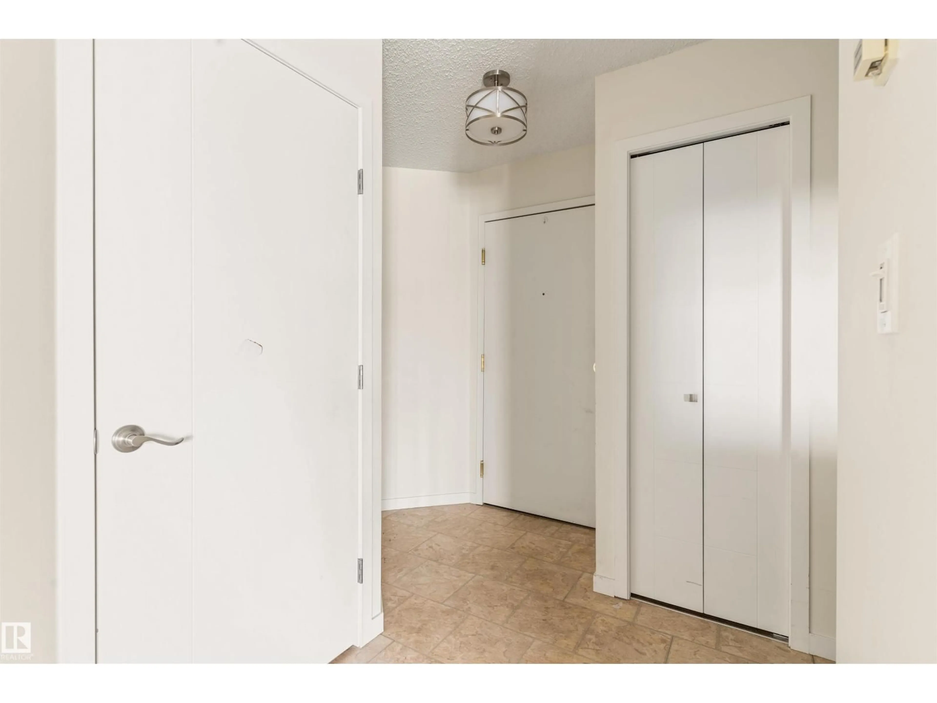Indoor entryway for #312 - 11620 9A AV NW, Edmonton Alberta T6J7B4