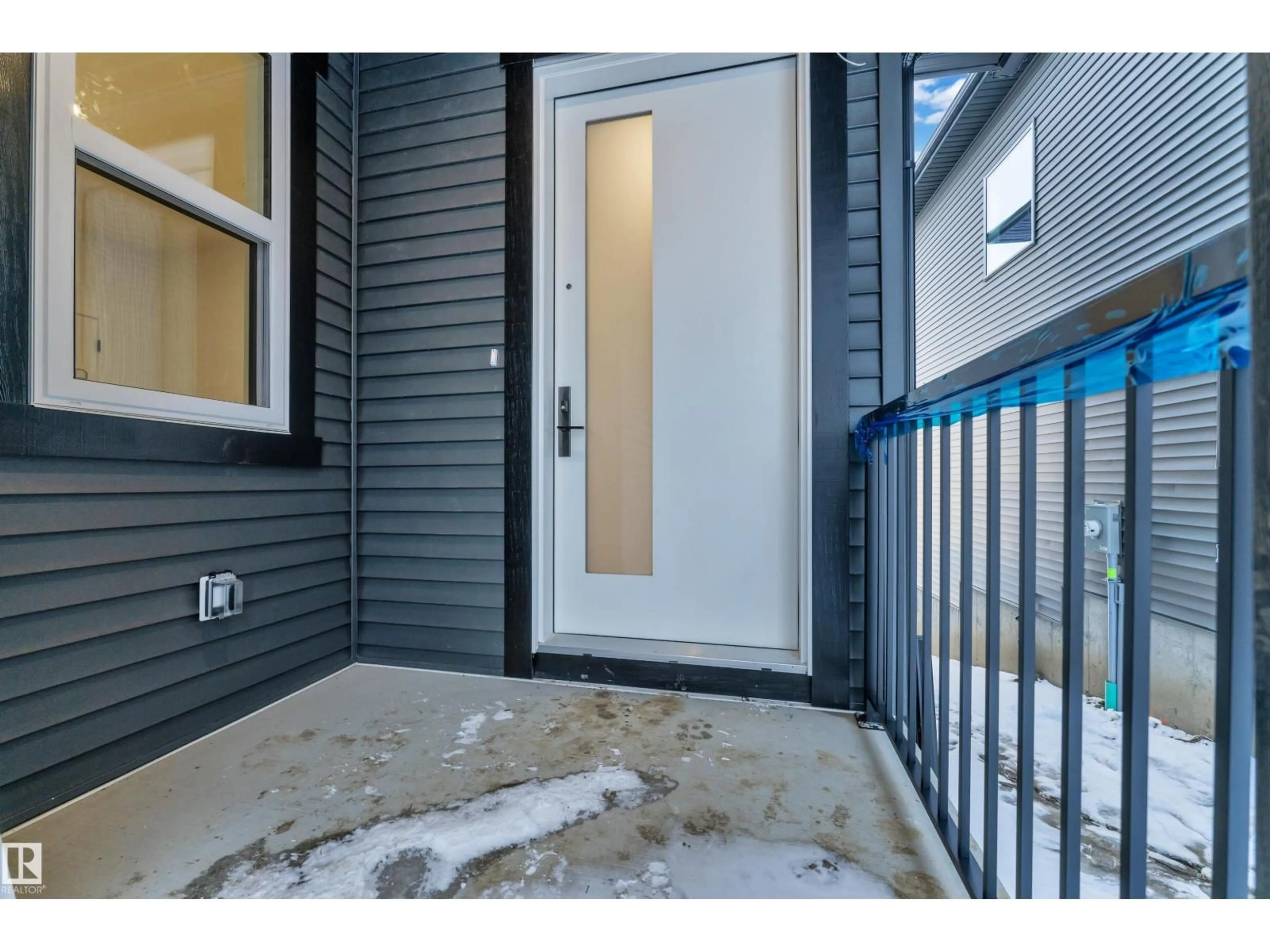 Indoor entryway for 209 CRYSTAL CREEK DRIVE, Leduc Alberta T9E0X6