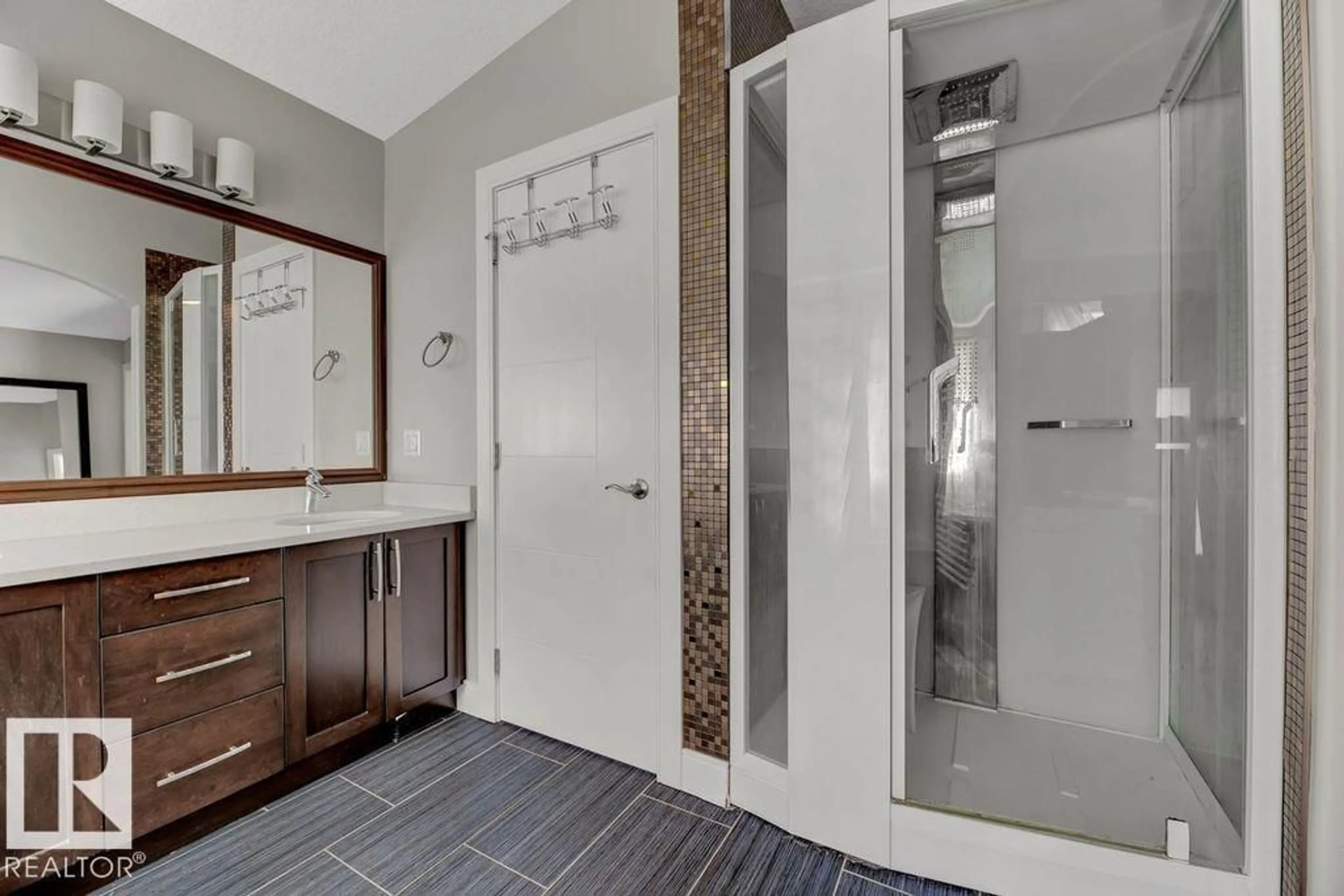 Unknown for 10806 72 AV, Edmonton Alberta T6E1A3