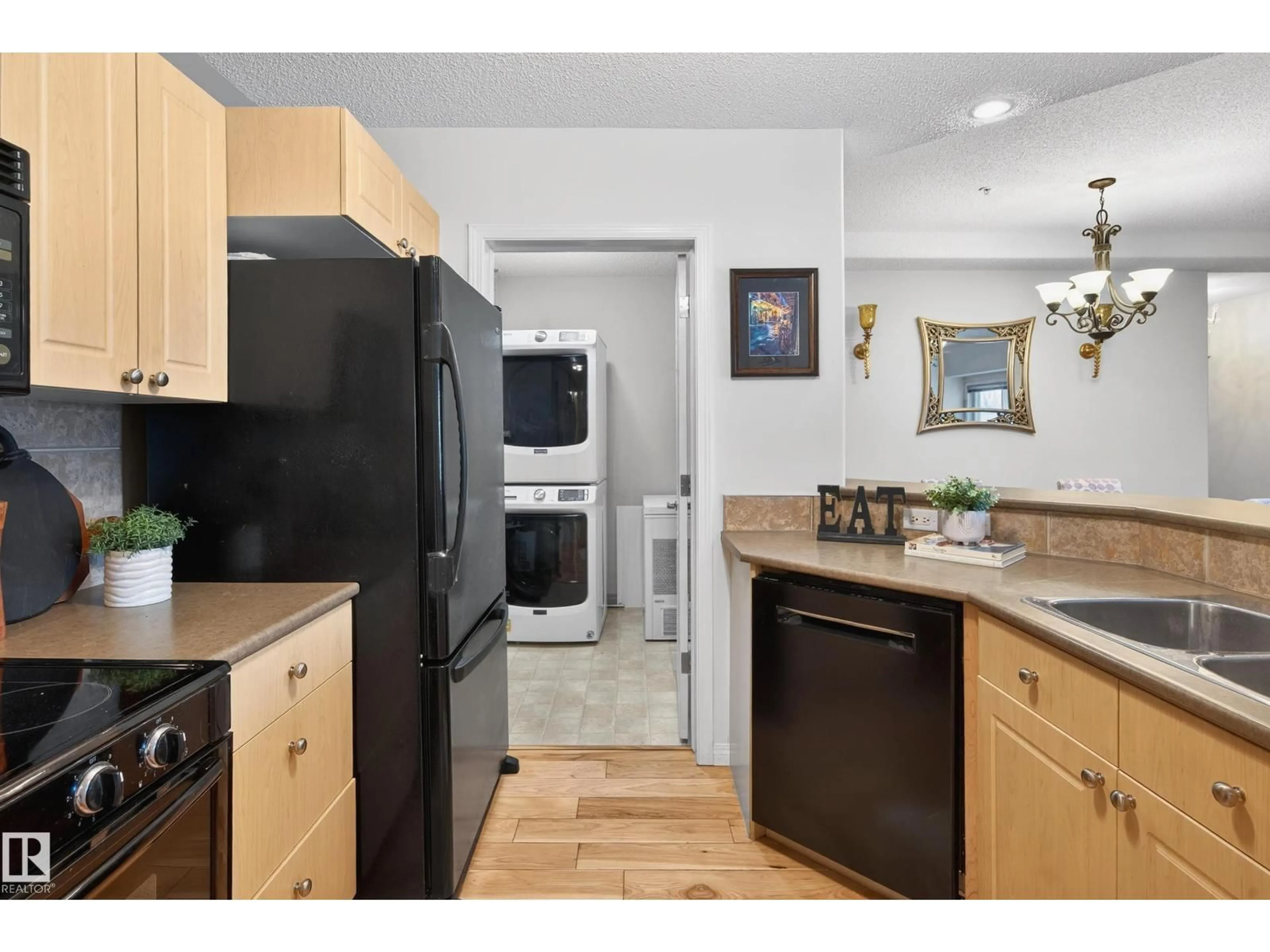 Standard kitchen, unknown for #307 - 5280 TERWILLEGAR BV, Edmonton Alberta T6R3T9