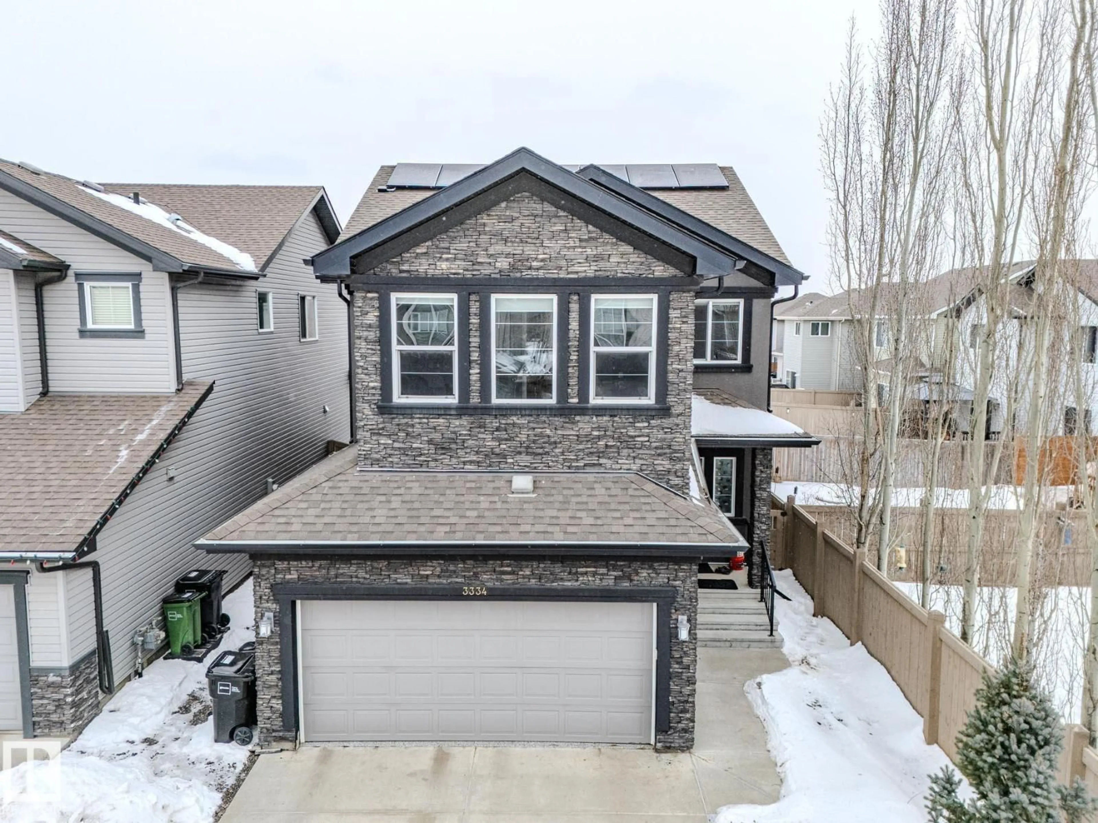 A pic from outside/outdoor area/front of a property/back of a property/a pic from drone, street for 3334 HILTON CR, Edmonton Alberta T6M0N5