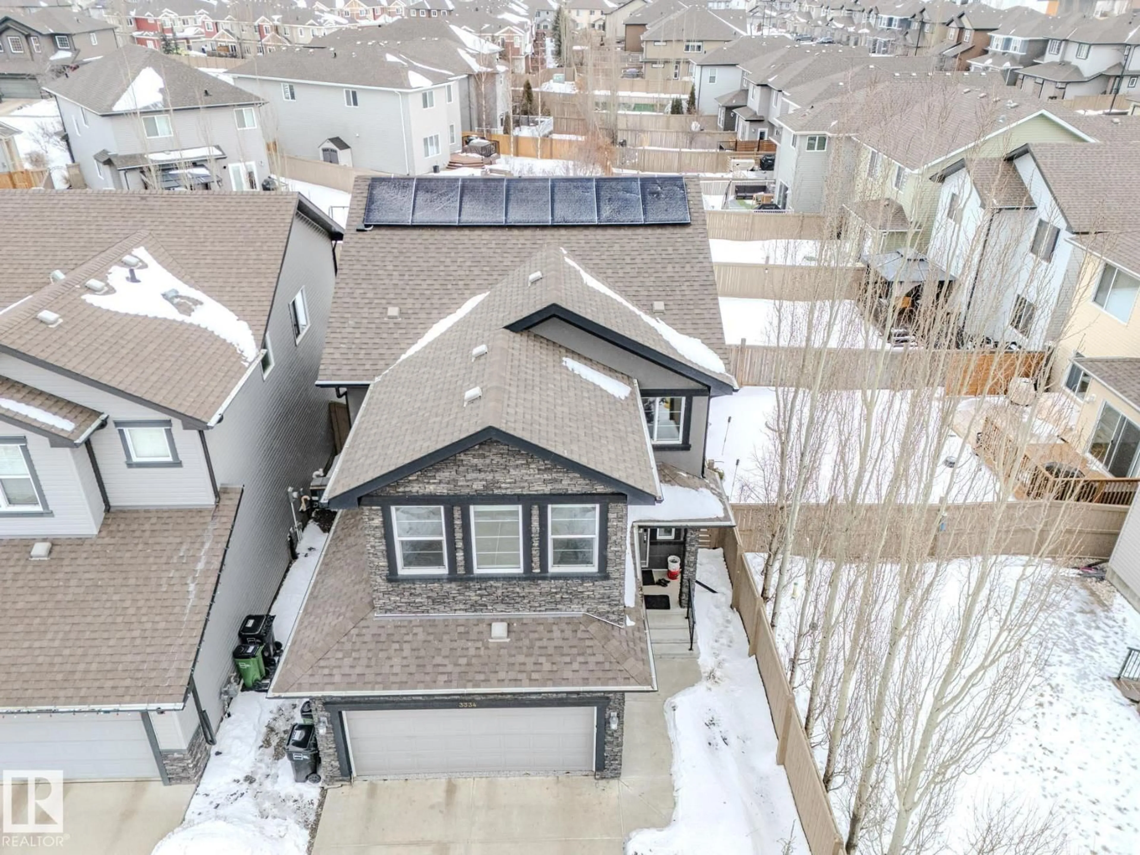 A pic from outside/outdoor area/front of a property/back of a property/a pic from drone, street for 3334 HILTON CR, Edmonton Alberta T6M0N5