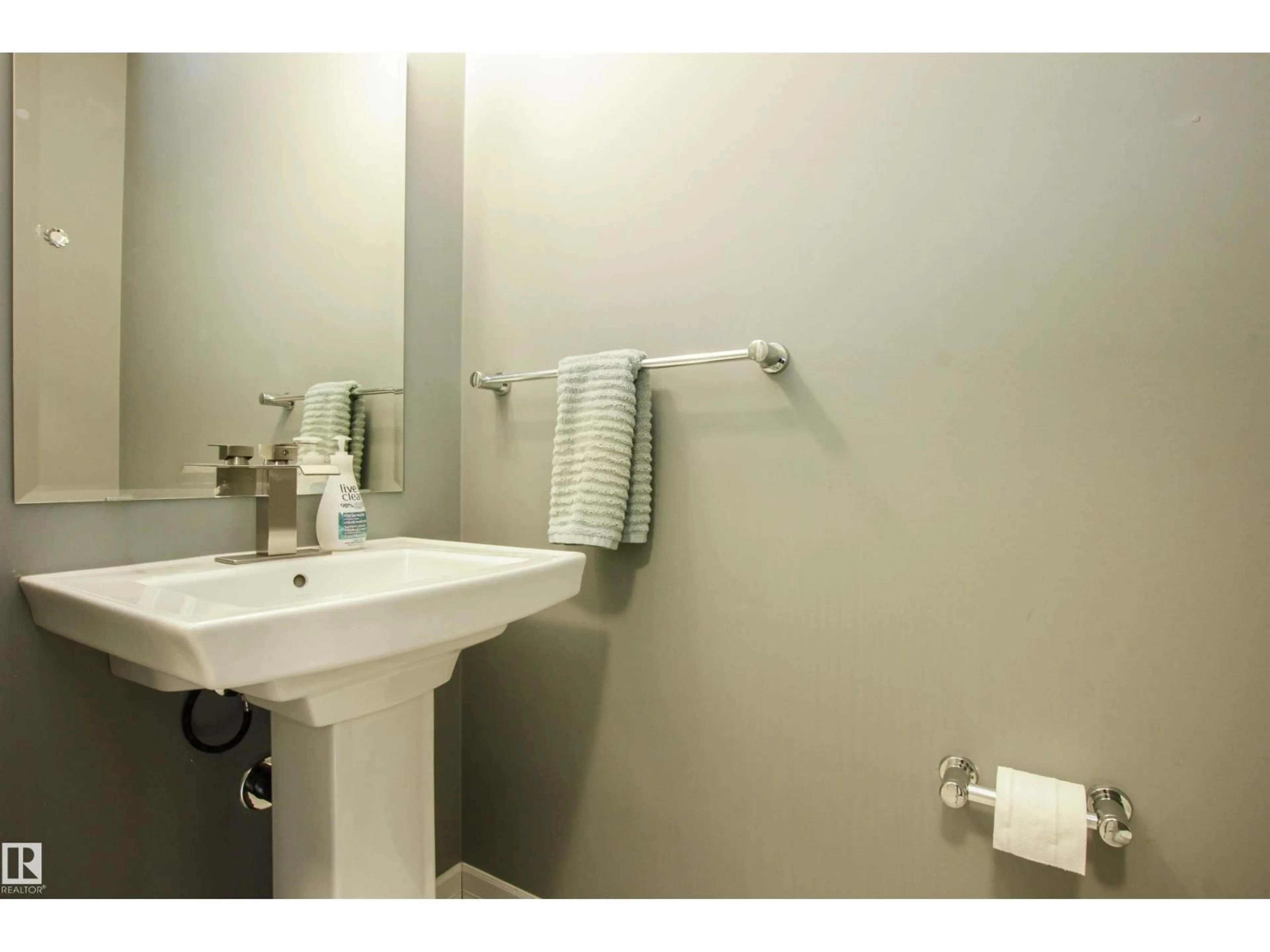 Standard bathroom, unknown for 3334 HILTON CR, Edmonton Alberta T6M0N5