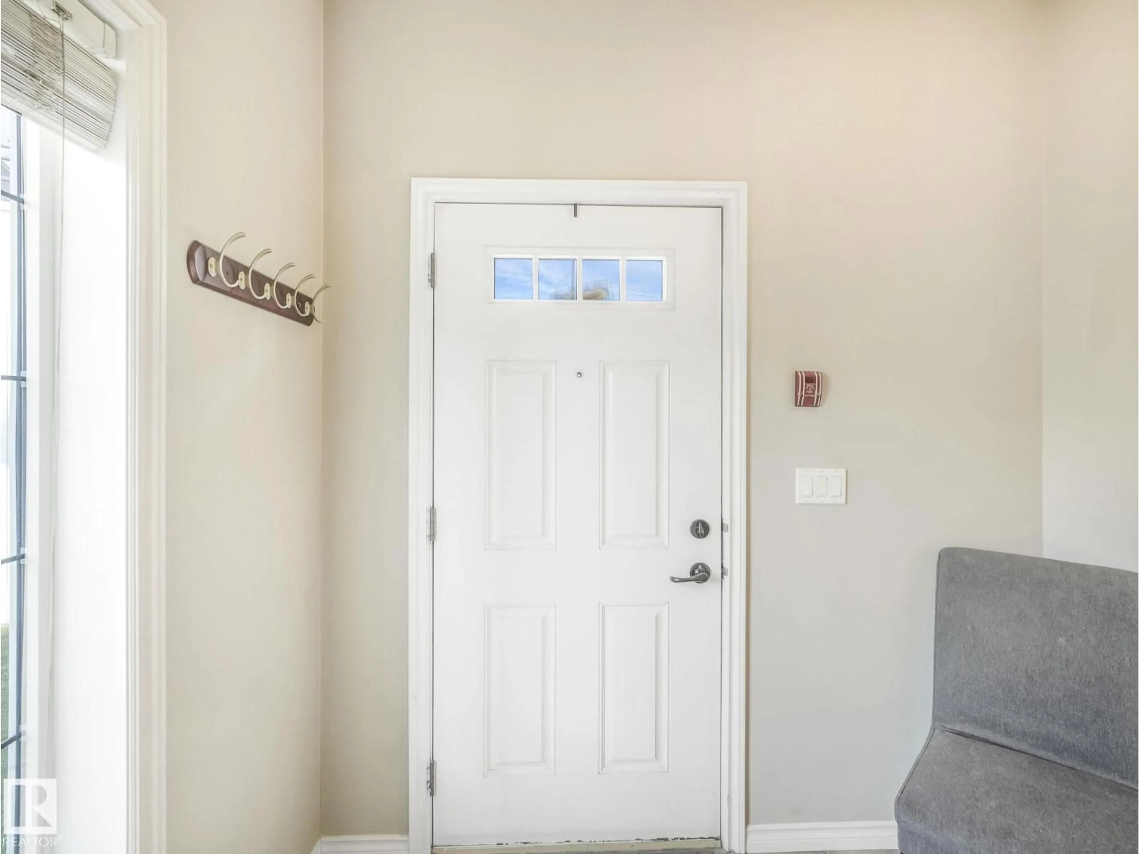 Indoor entryway for #94 - 13825 155 AV, Edmonton Alberta T6V0B8