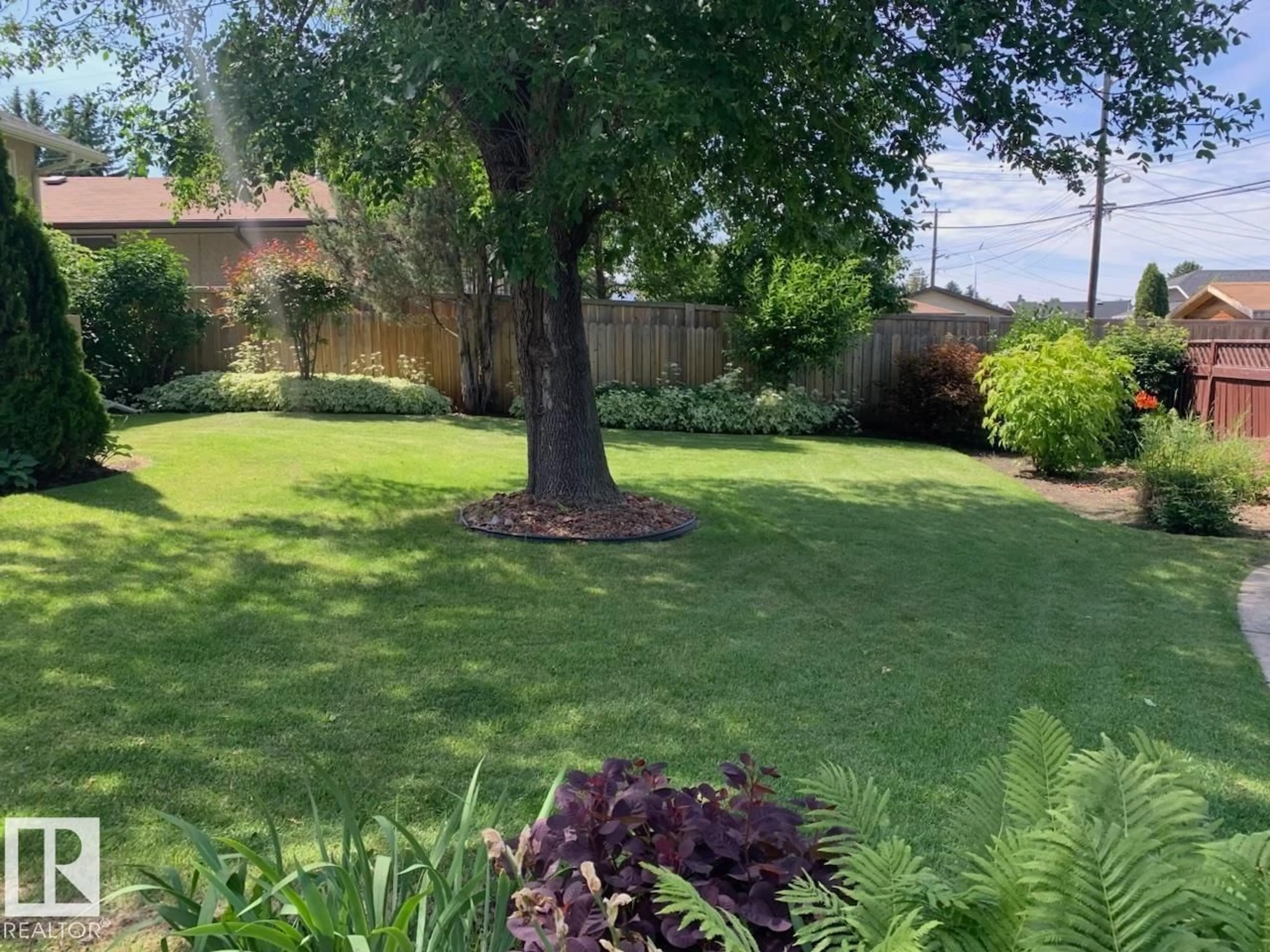 A pic from outside/outdoor area/front of a property/back of a property/a pic from drone, unknown for 7108 92A AV, Edmonton Alberta T6B0T8