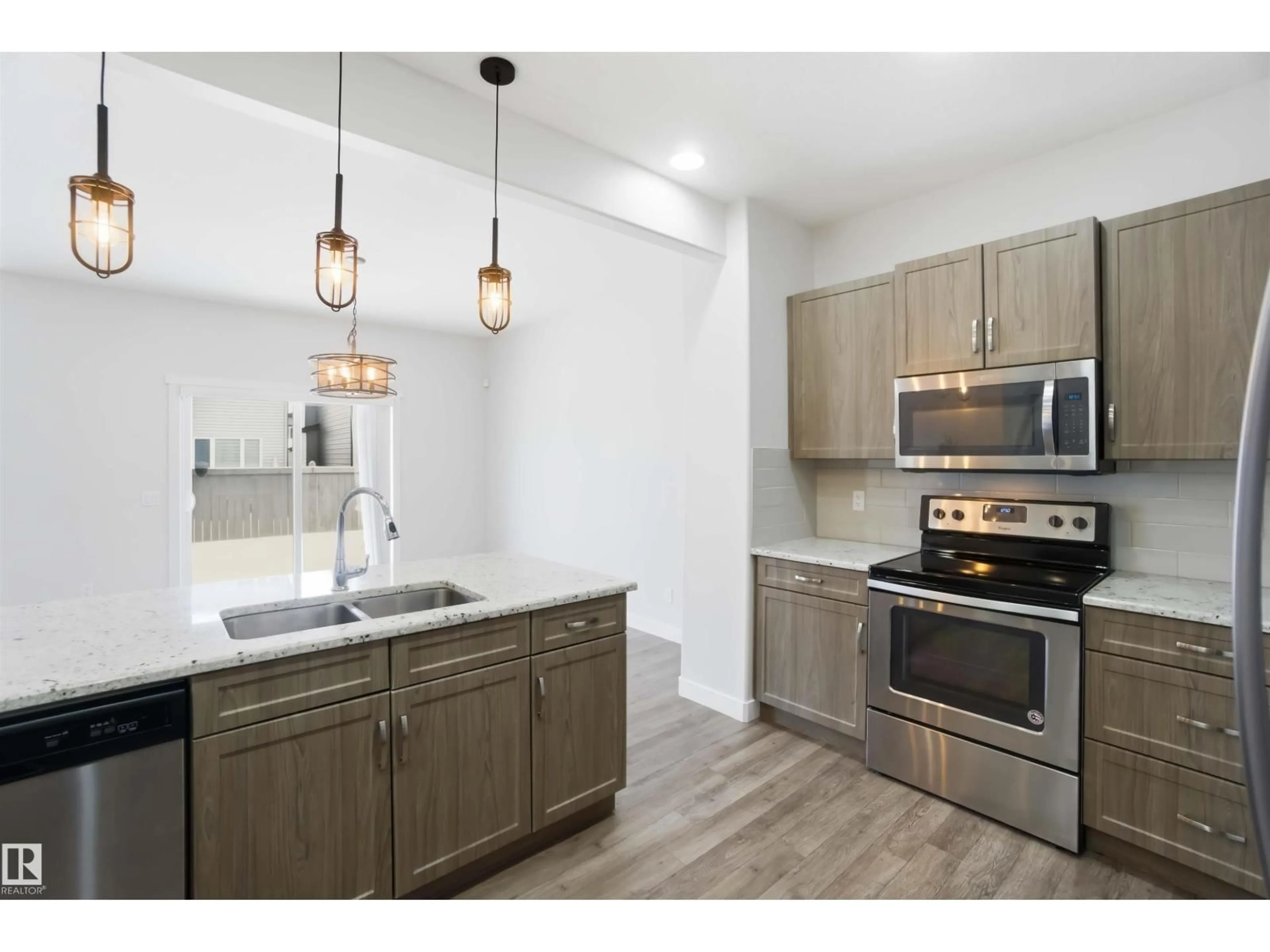 Standard kitchen, unknown for 9931 224 ST, Edmonton Alberta T5T7C3