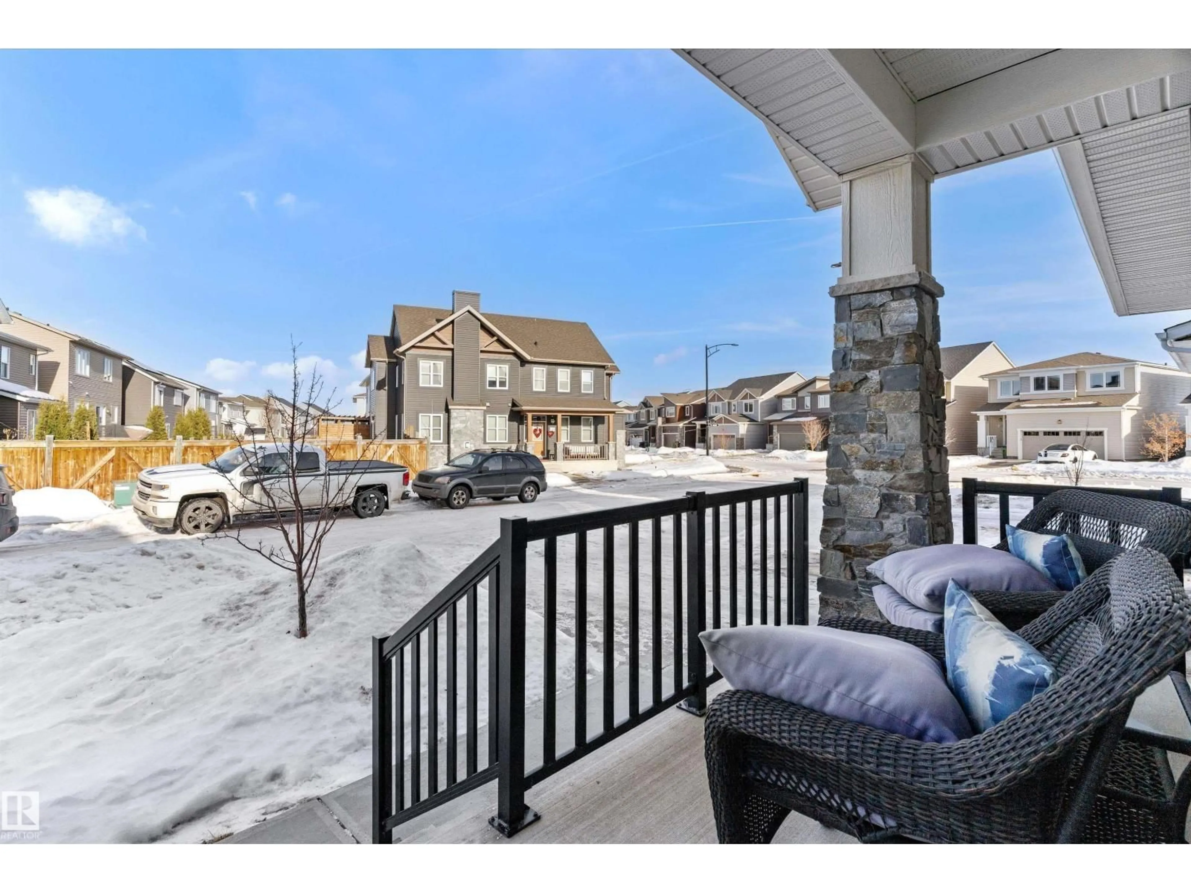 Patio, street for NW - 20007 16 AV, Edmonton Alberta T6M0Y3