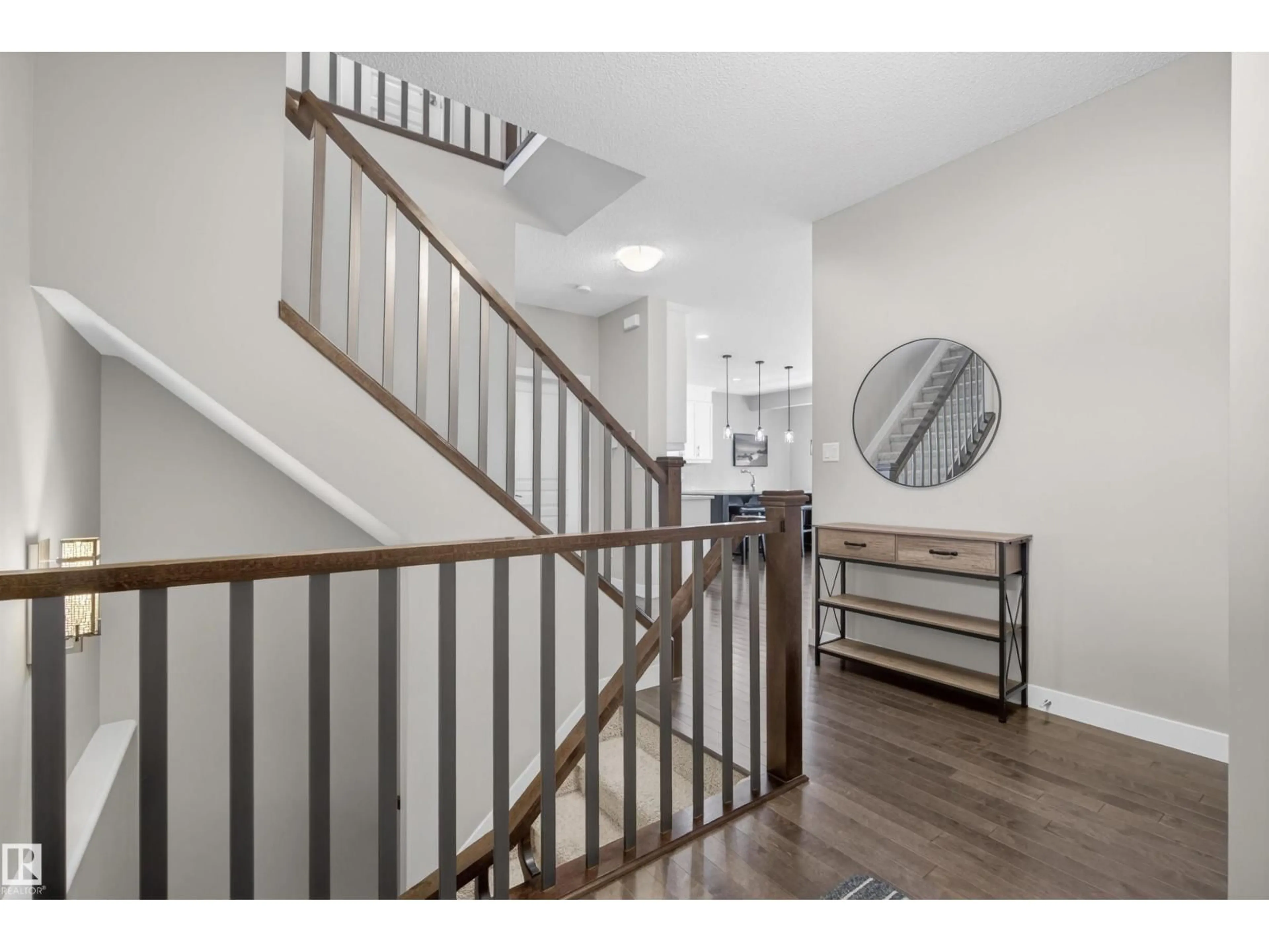 Indoor entryway for 3333 WEST CT, Edmonton Alberta T6W0T5