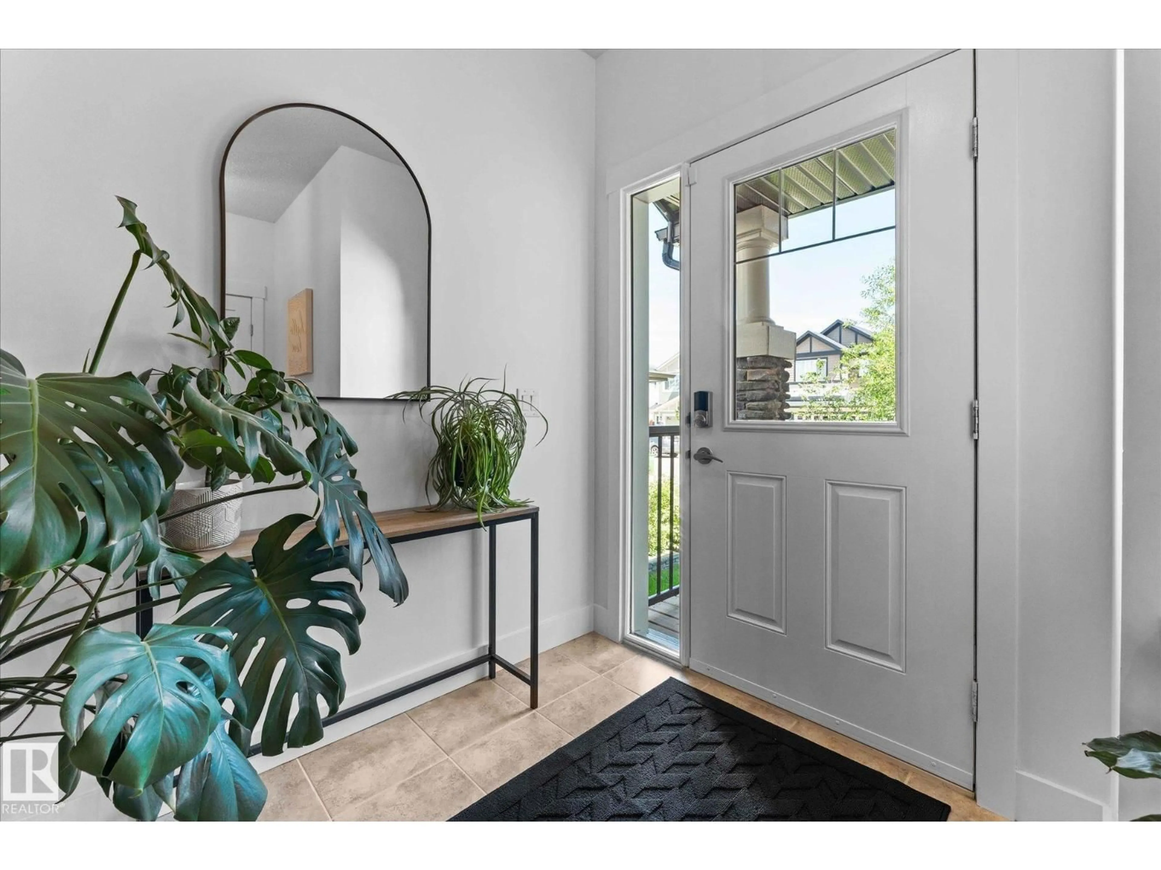 Indoor entryway for 5432 ALLBRIGHT SQ, Edmonton Alberta T6W3H7