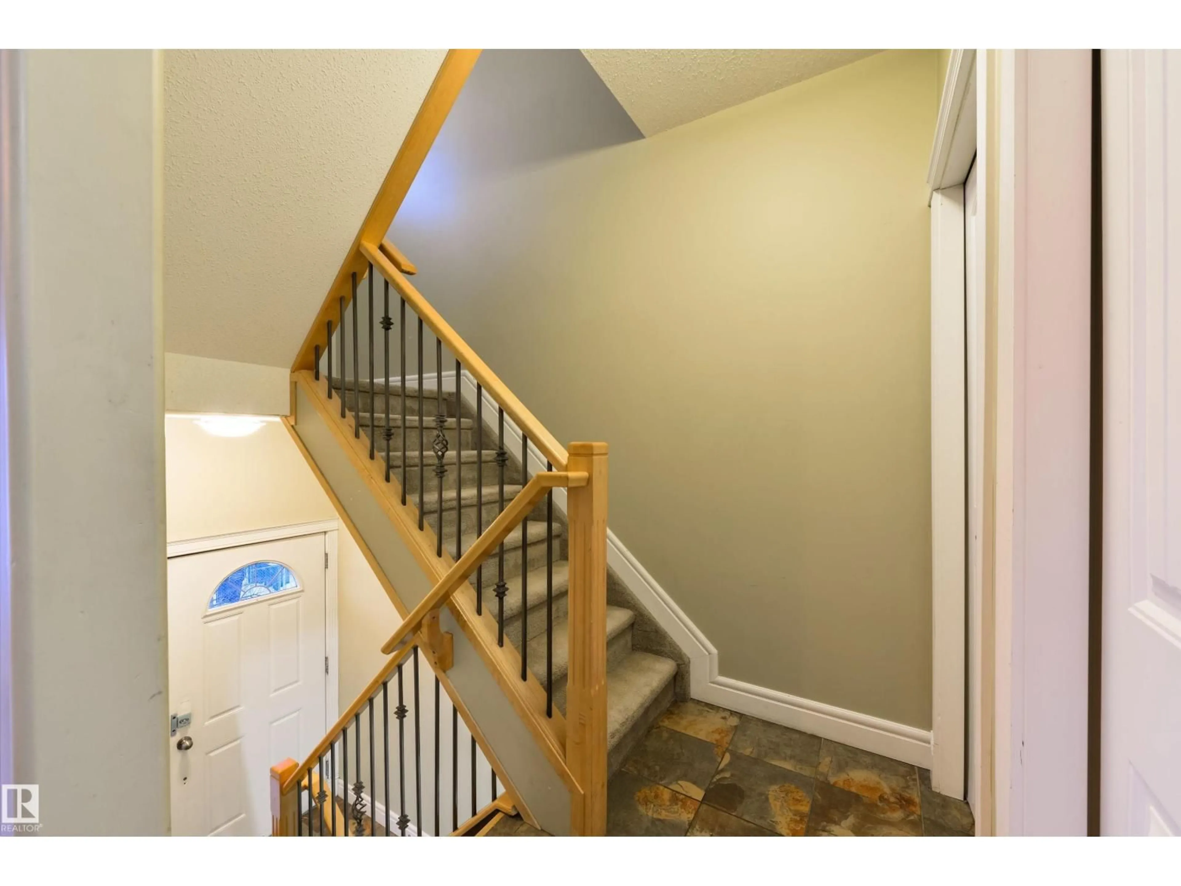 Stairs for 8016 109 ST, Edmonton Alberta T6G2X9