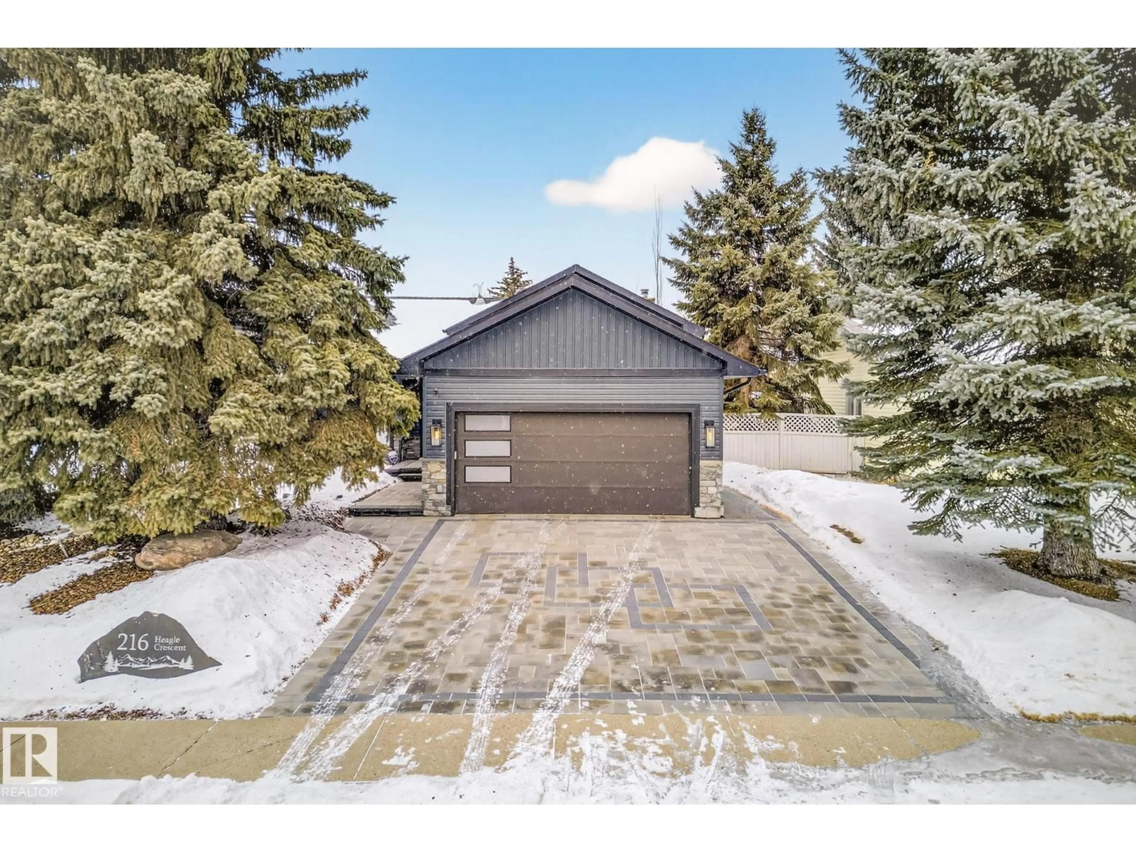 A pic from outside/outdoor area/front of a property/back of a property/a pic from drone, street for 216 HEAGLE CR, Edmonton Alberta T6R1V2