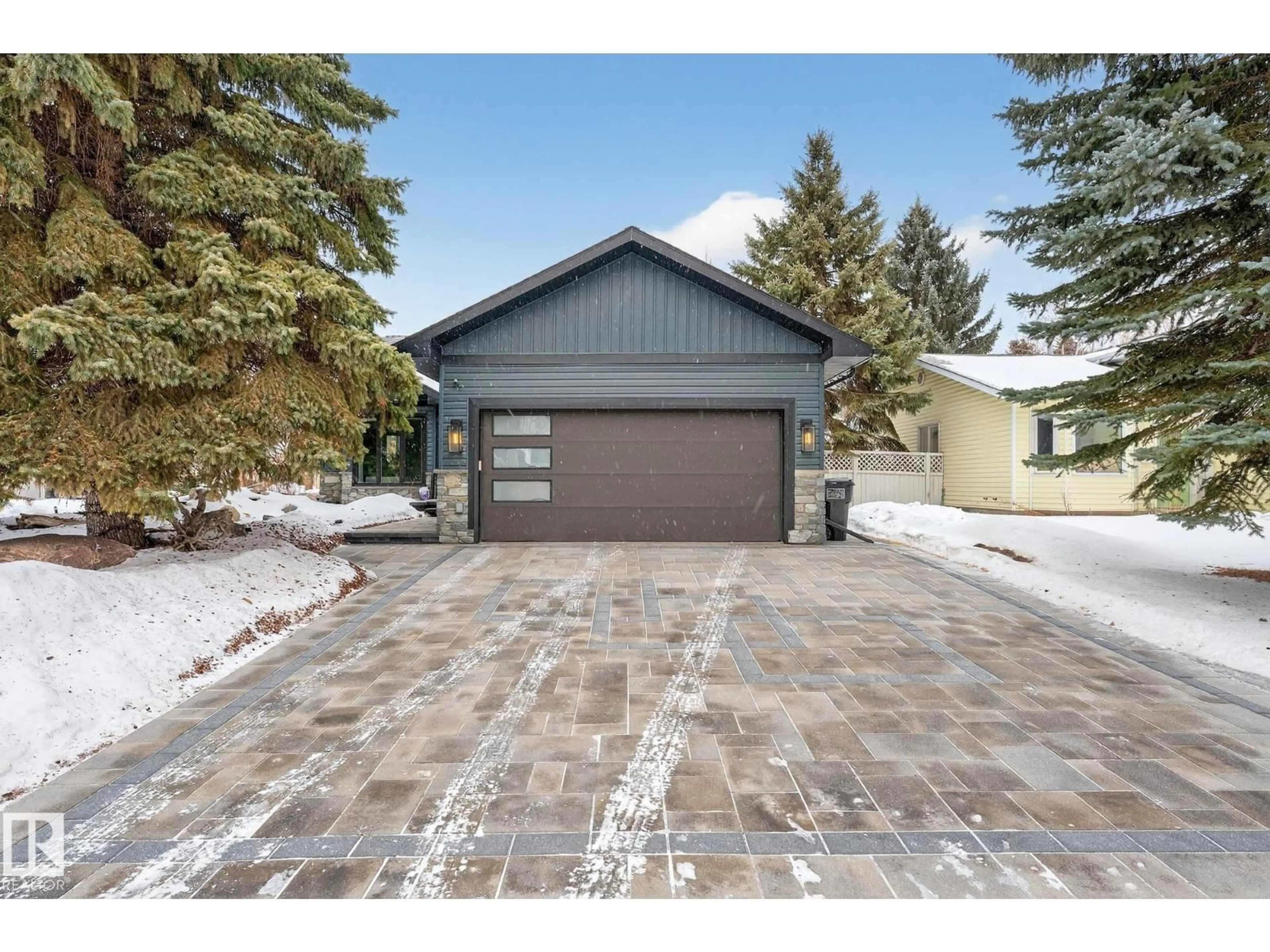Indoor garage for 216 HEAGLE CR, Edmonton Alberta T6R1V2