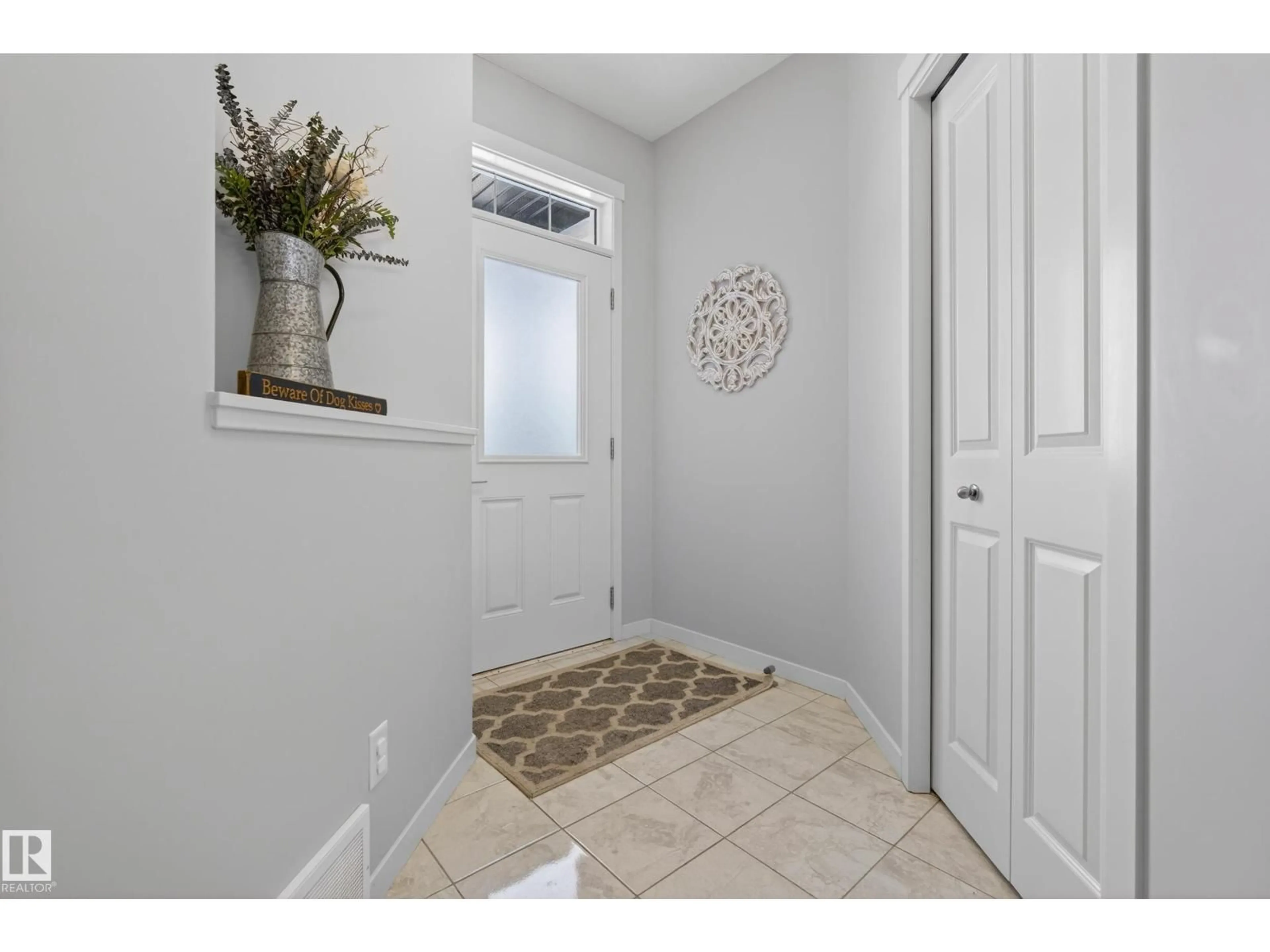 Indoor entryway for 1246 PEREGRINE TC, Edmonton Alberta T5S0M3