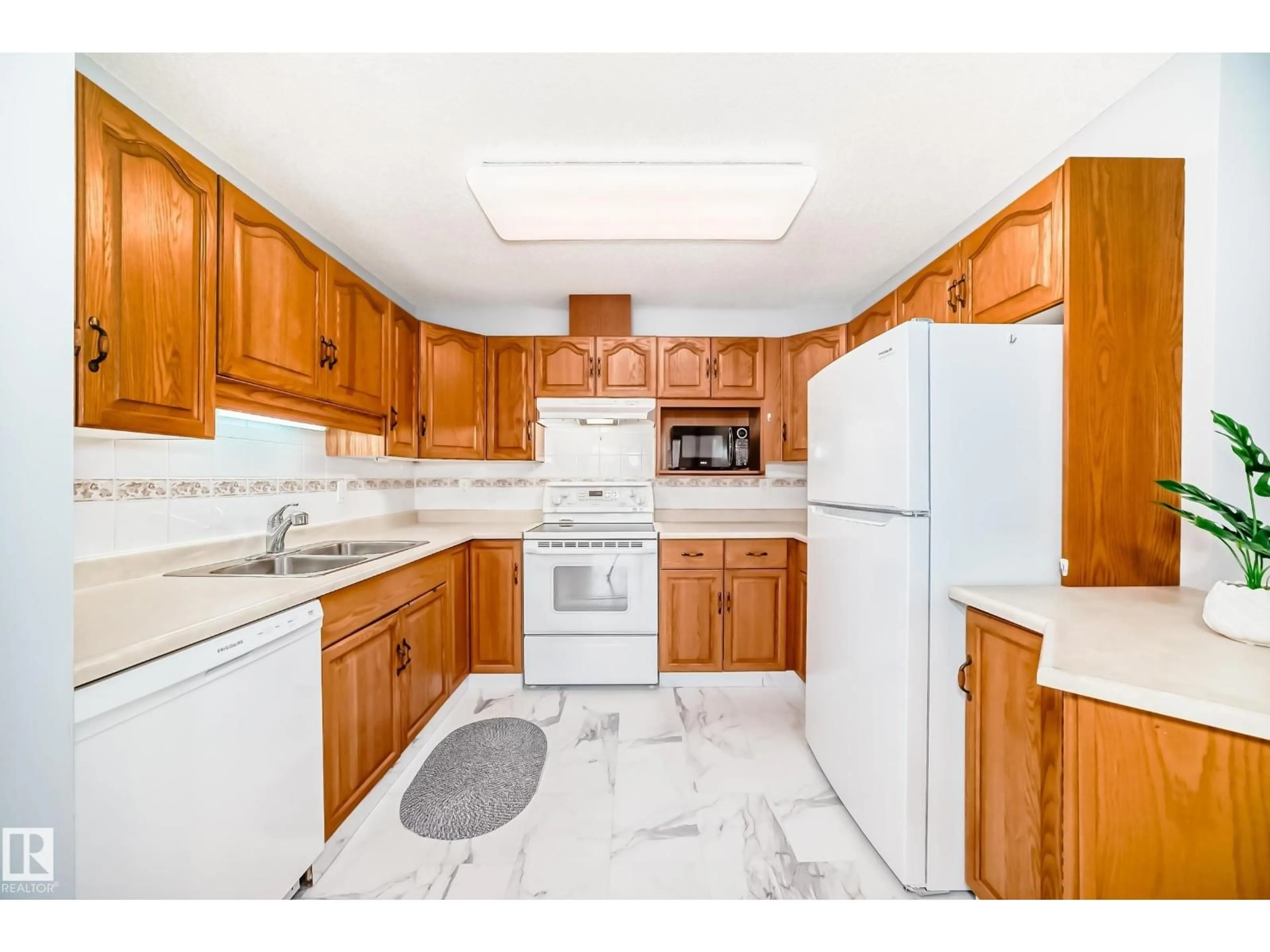 Standard kitchen, ceramic/tile floor for #302 - 13450 114 AV, Edmonton Alberta T5M4C4