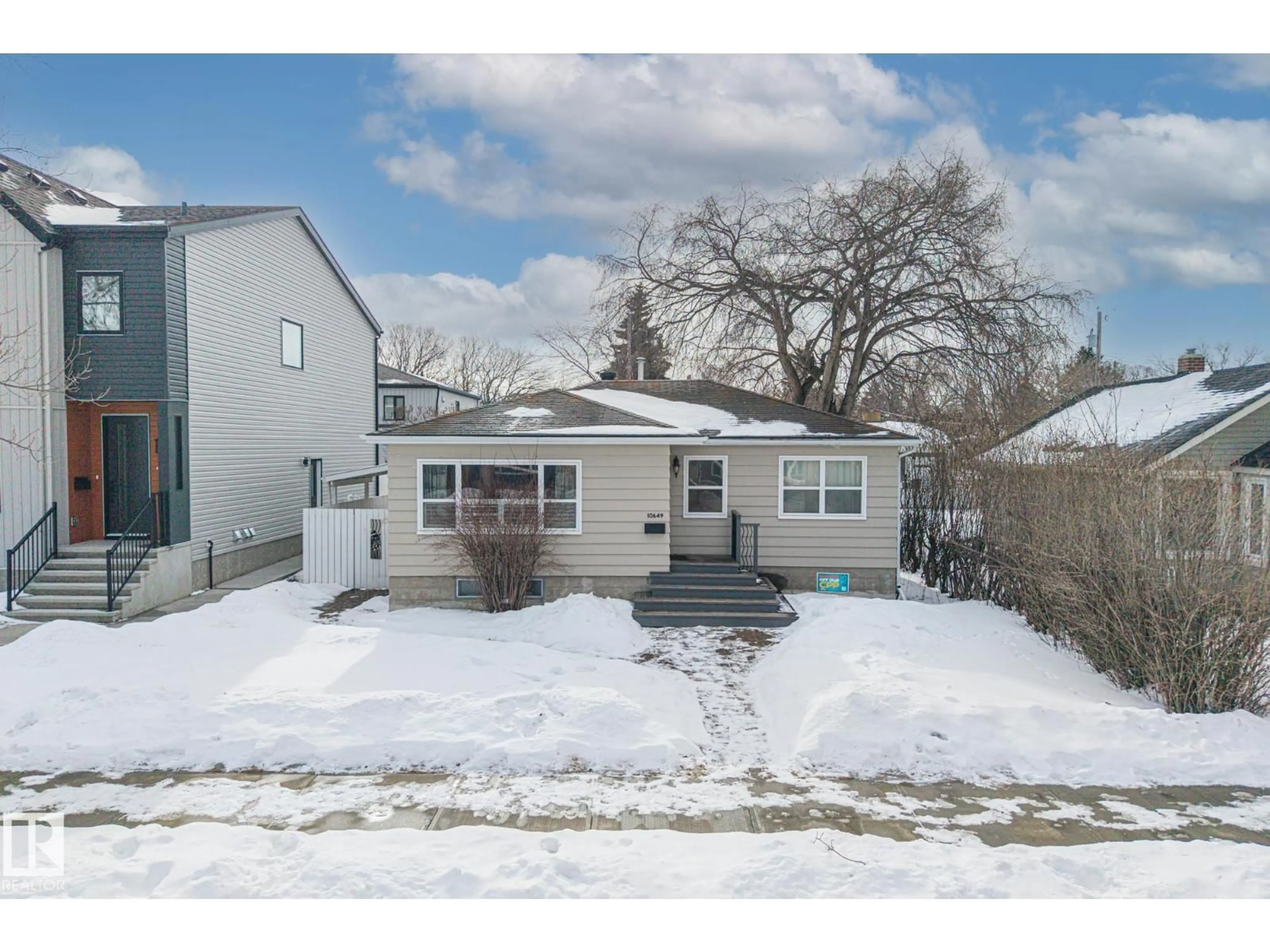 Unknown for 10649 64 AV, Edmonton Alberta T6H1T1