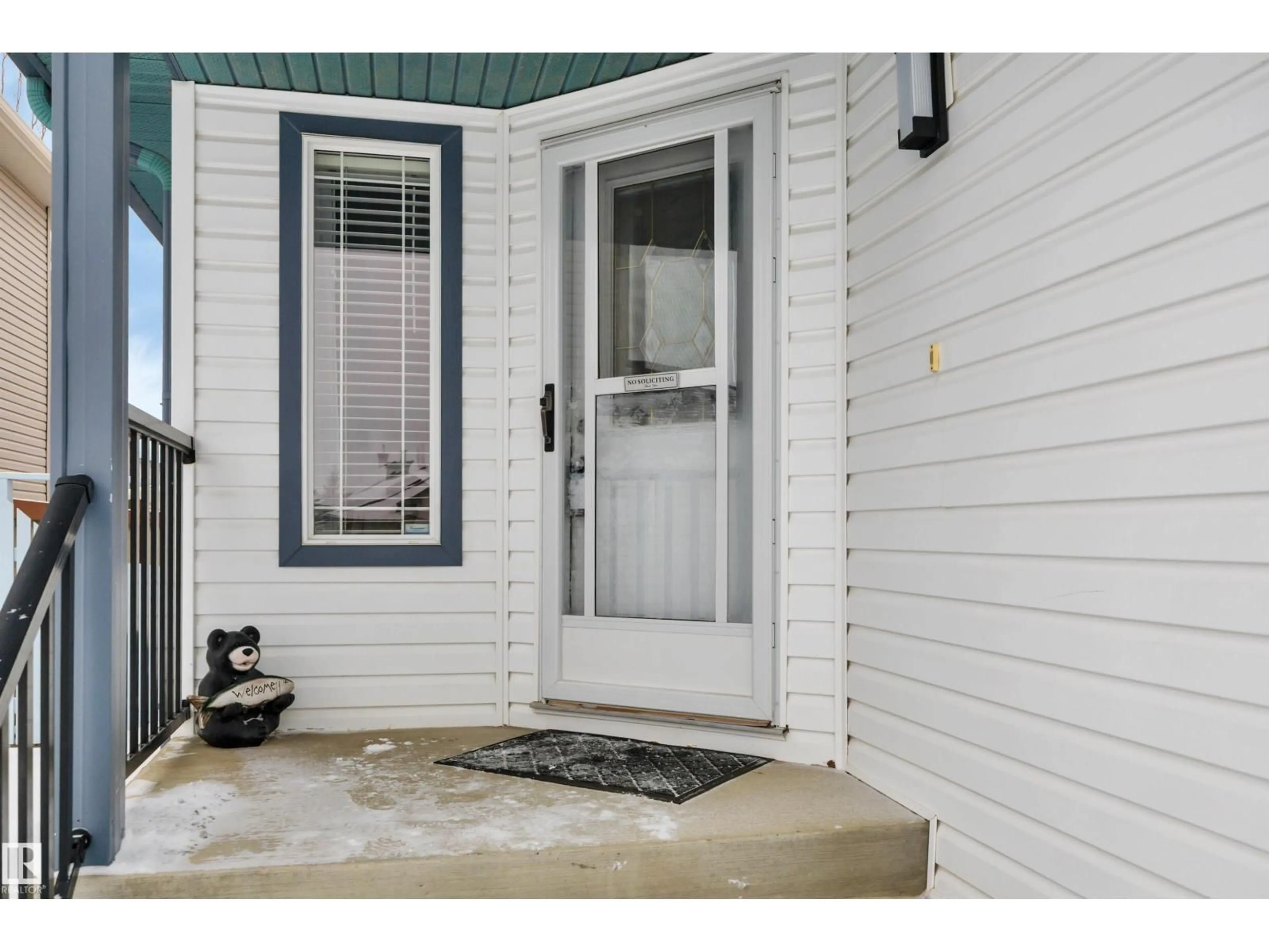 Indoor entryway for 29 LANDON DRIVE, Spruce Grove Alberta T7X4S1