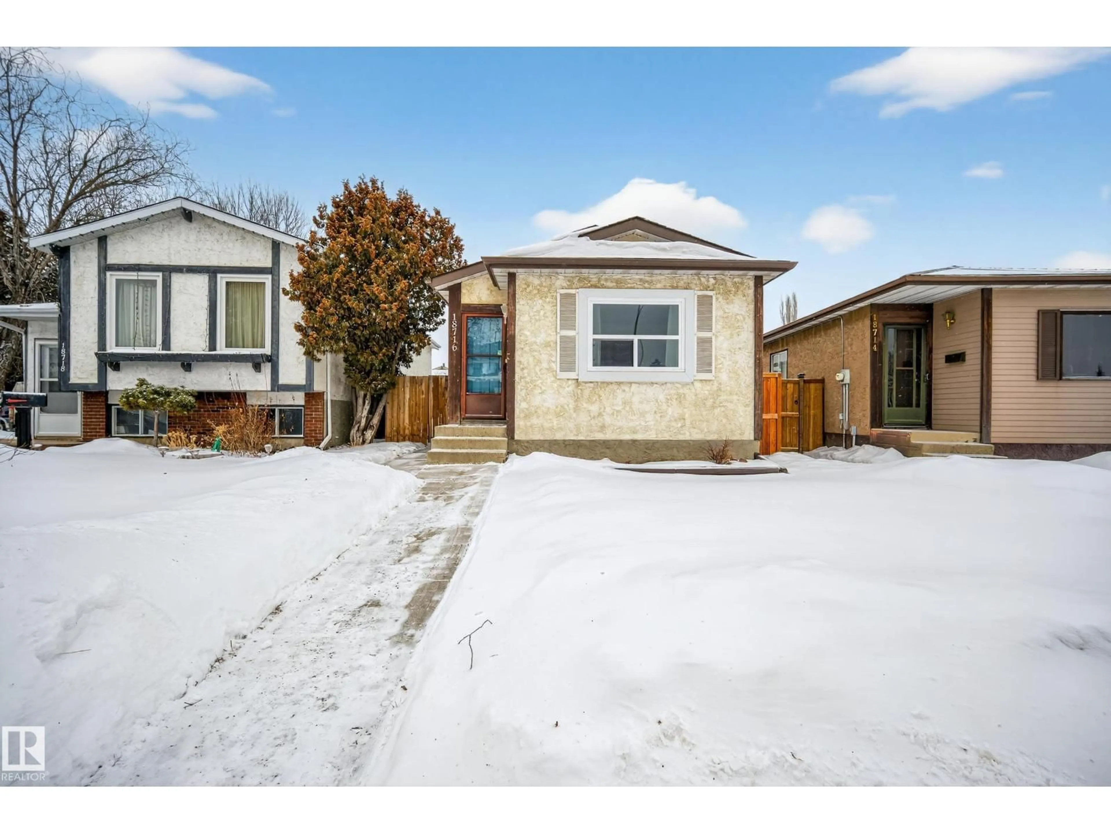 Unknown for 18716 57 AV, Edmonton Alberta T6M2A4