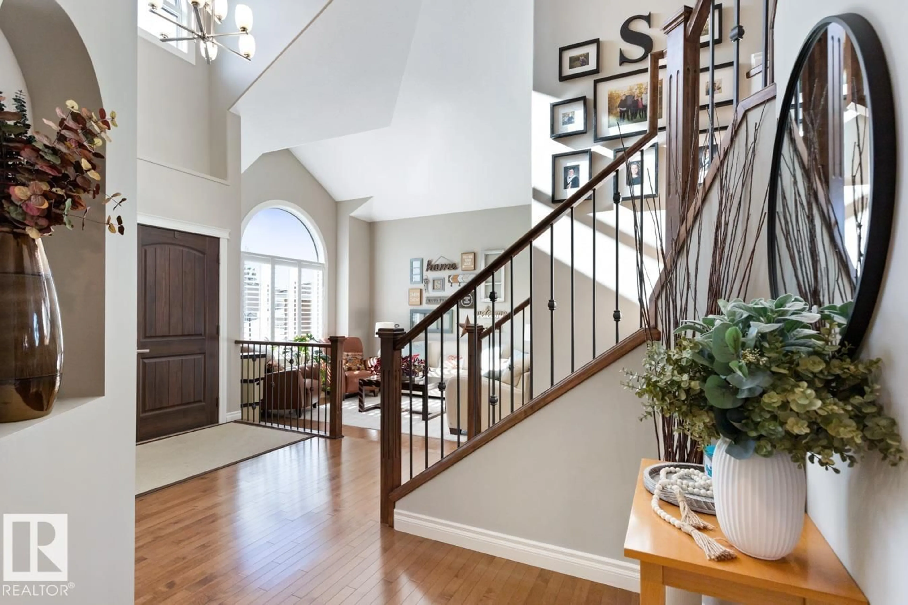 Indoor entryway for 17 HIGHCLIFF PT, Sherwood Park Alberta T8A5L6