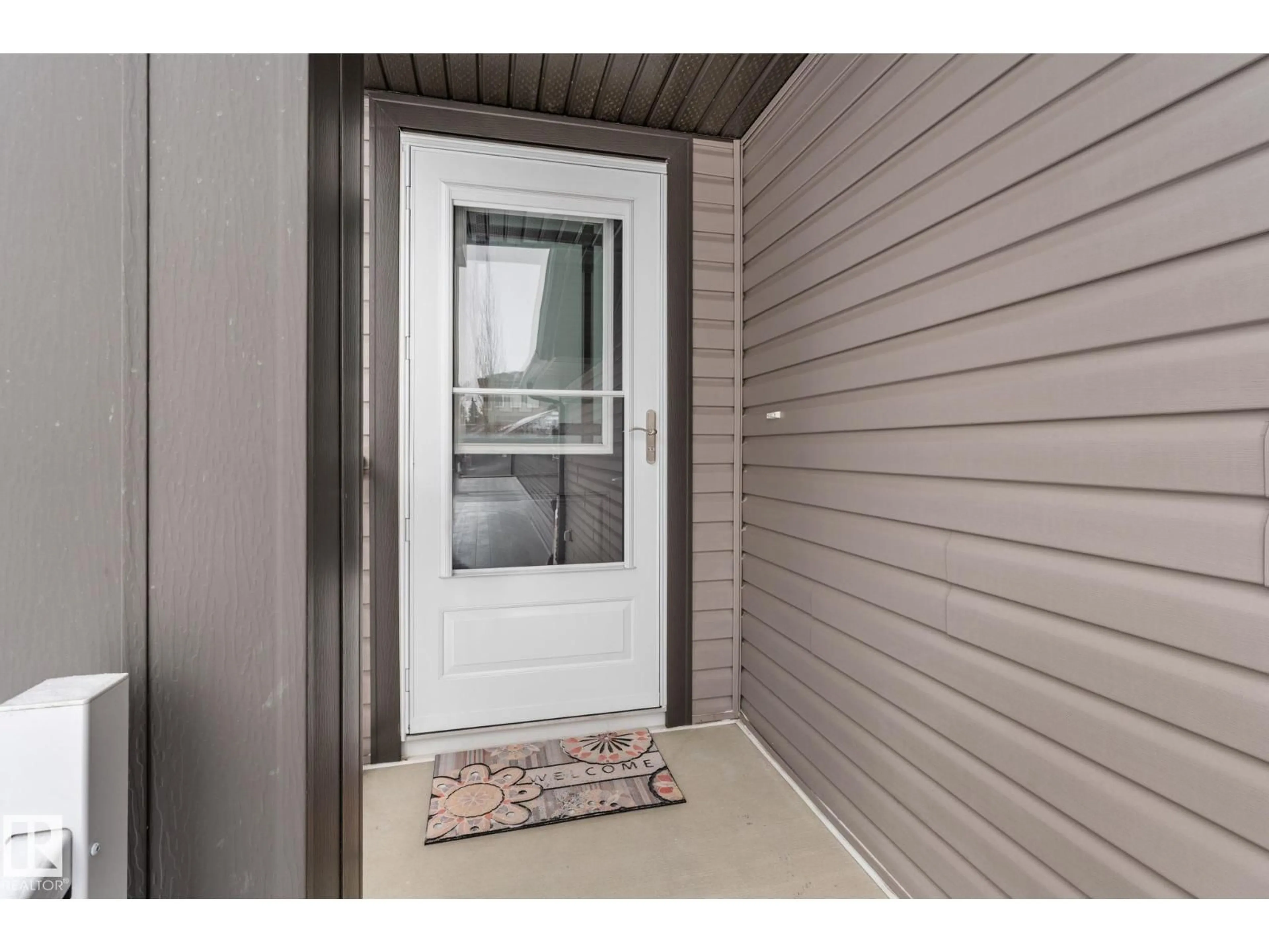 Indoor entryway for 5 HAMMETT GA, Spruce Grove Alberta T7X0V2