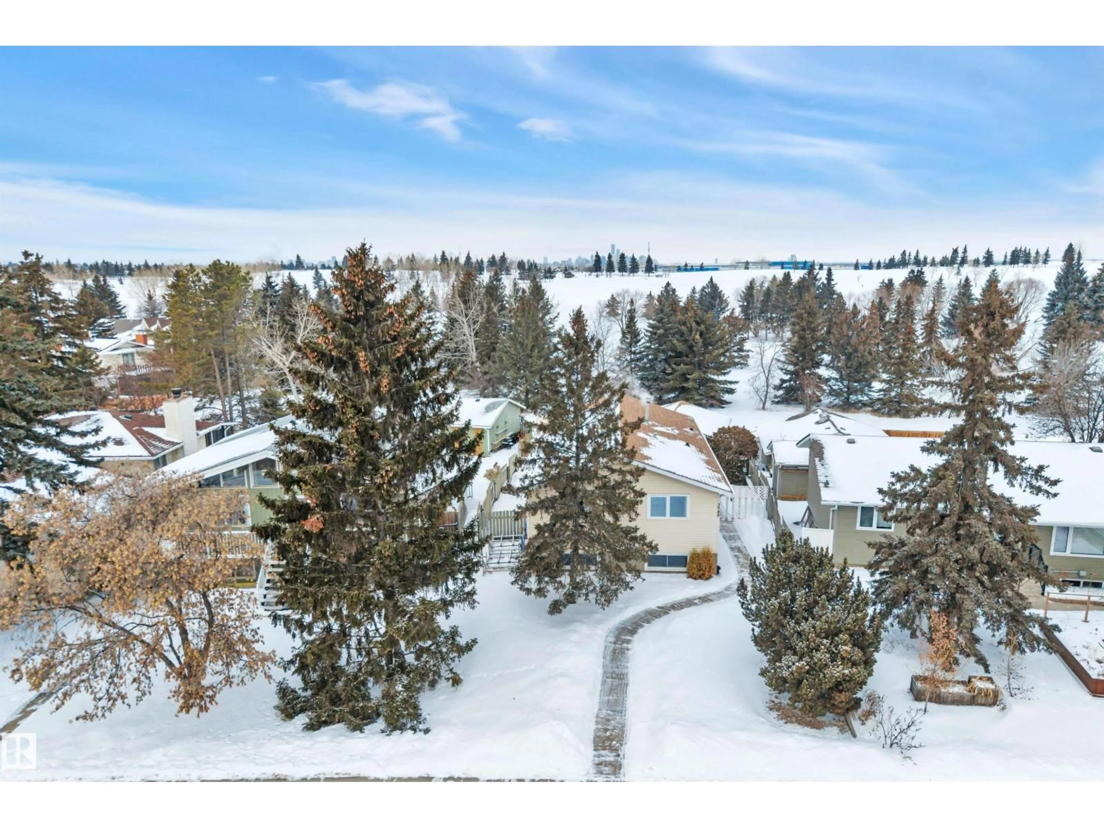 A pic from outside/outdoor area/front of a property/back of a property/a pic from drone, unknown for 3948 62 ST, Edmonton Alberta T6L1A6