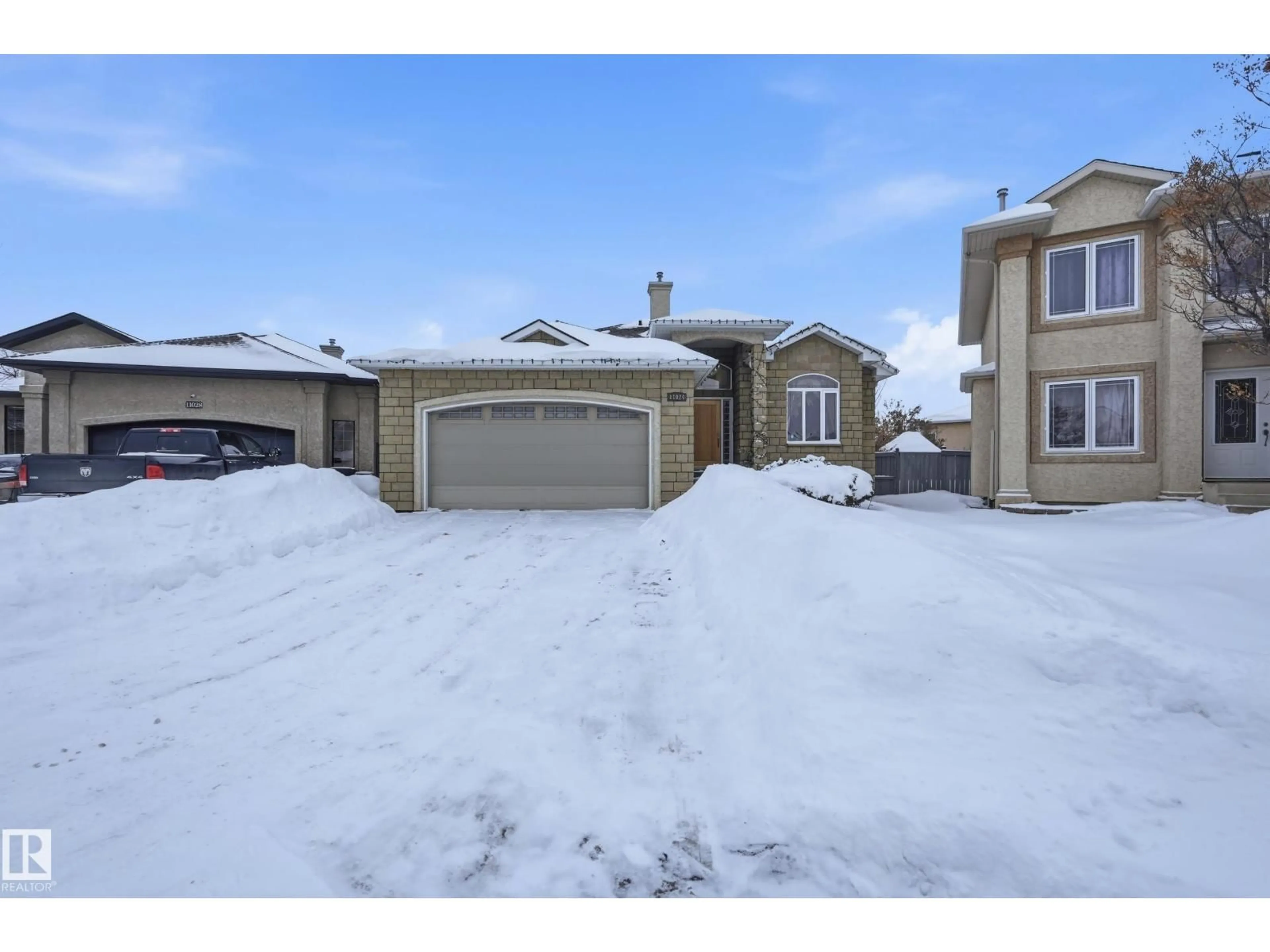 A pic from outside/outdoor area/front of a property/back of a property/a pic from drone, street for NW - 11024 177 AV, Edmonton Alberta T5G2E9