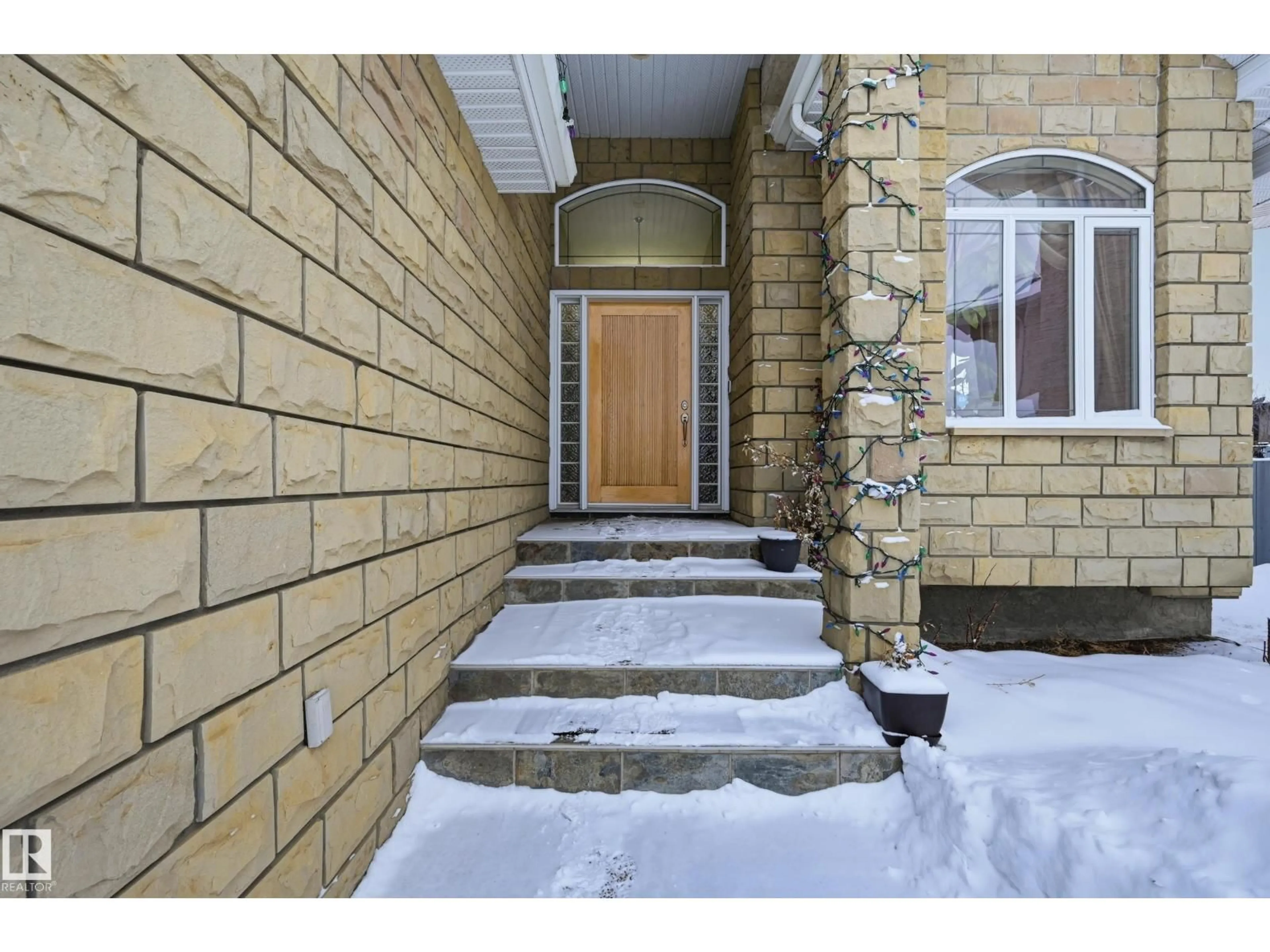 Indoor entryway for NW - 11024 177 AV, Edmonton Alberta T5G2E9
