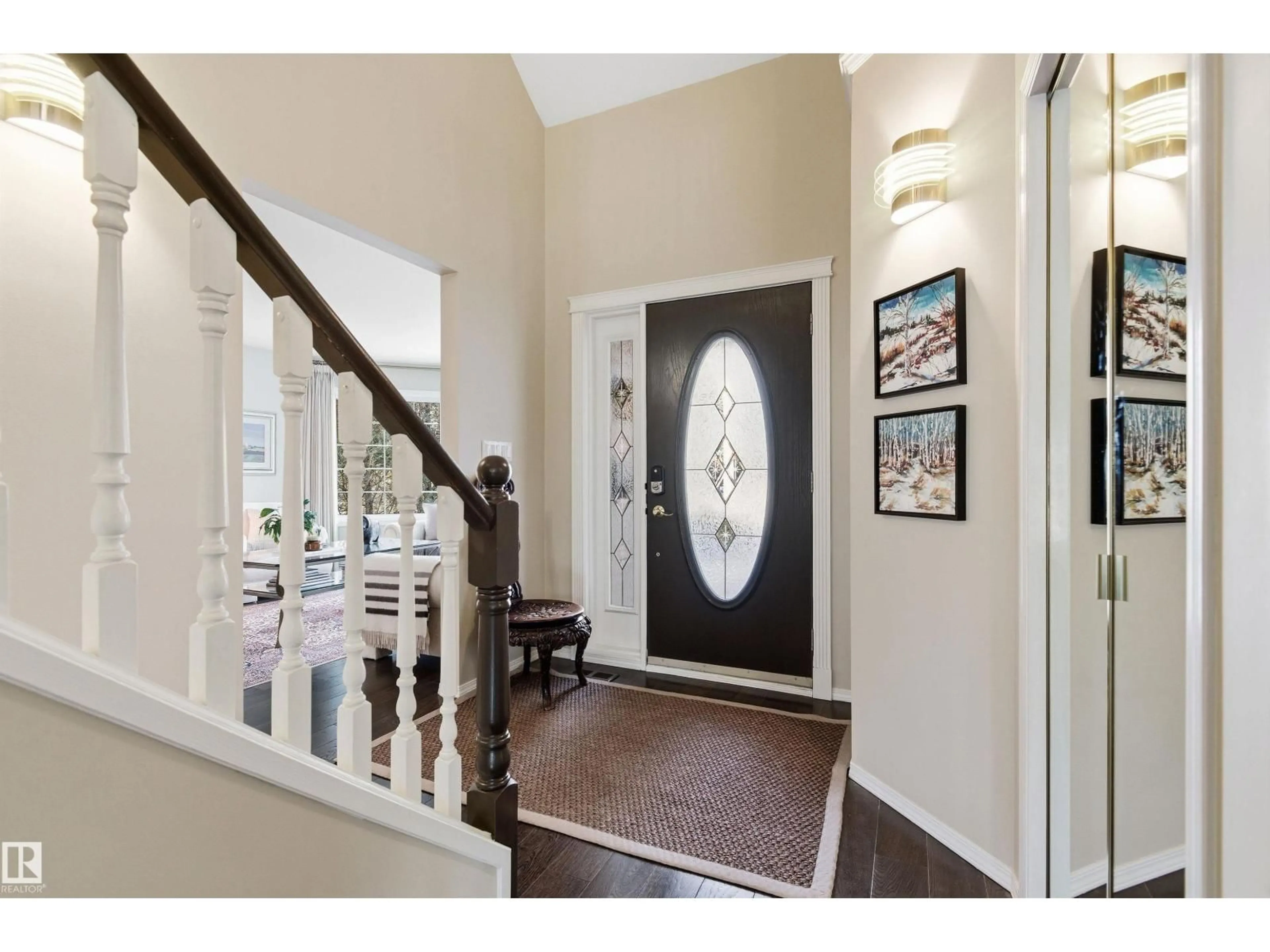Indoor entryway for 8223 93A AV, Edmonton Alberta T6C1V5