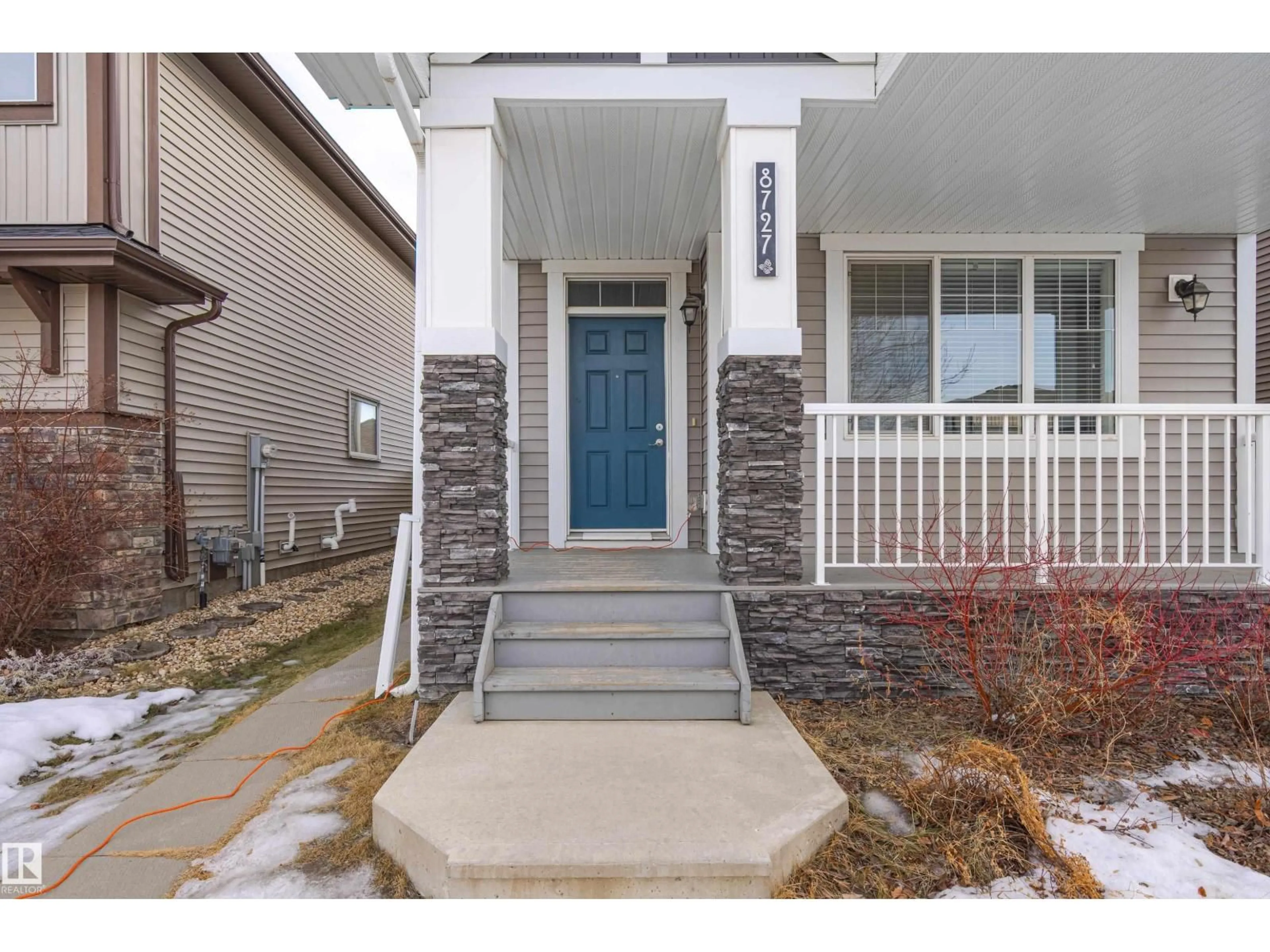 Indoor entryway for 8727 221 ST, Edmonton Alberta T5T5X9