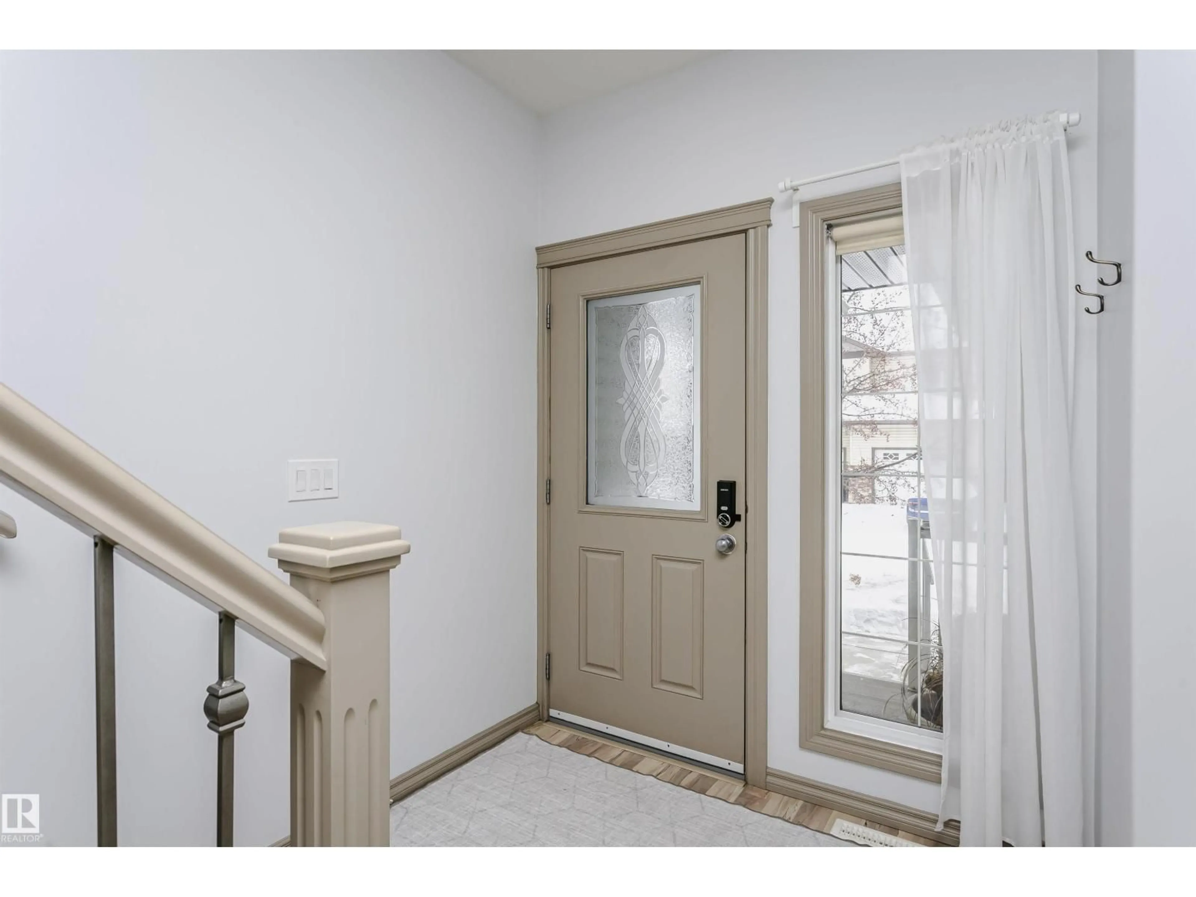 Indoor entryway for 214 41 SUMMERWOOD BV, Sherwood Park Alberta T8H0C8