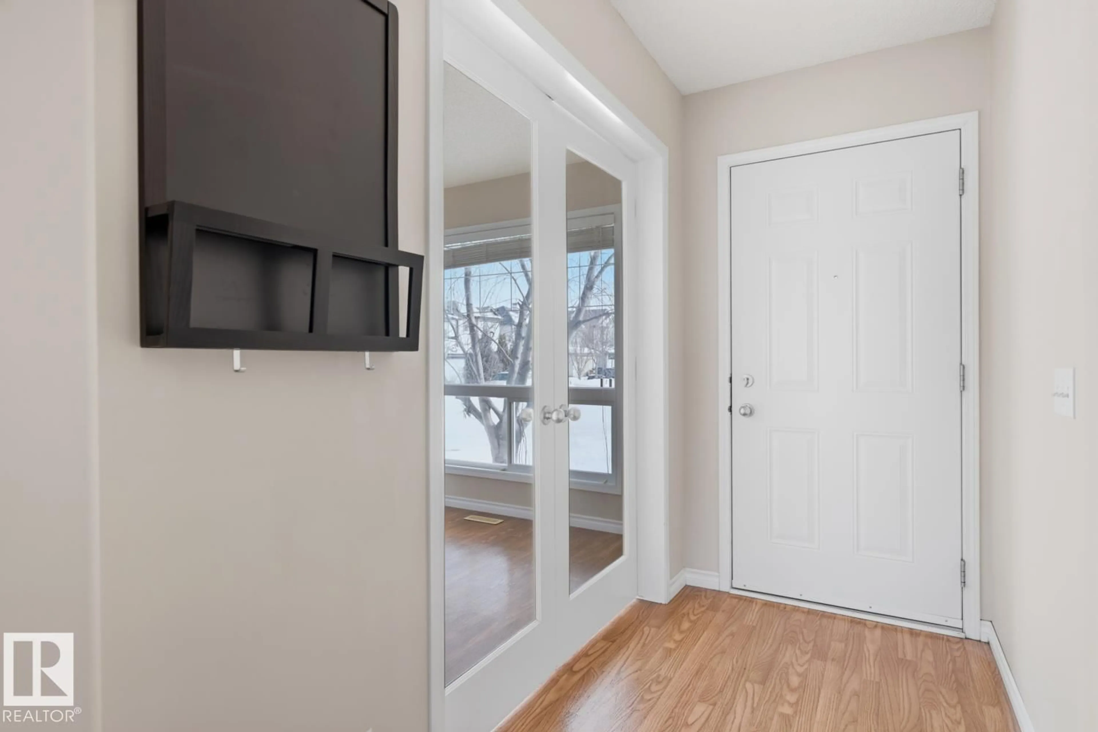 Indoor entryway for NW - 5928 203 ST, Edmonton Alberta T6M2Z3