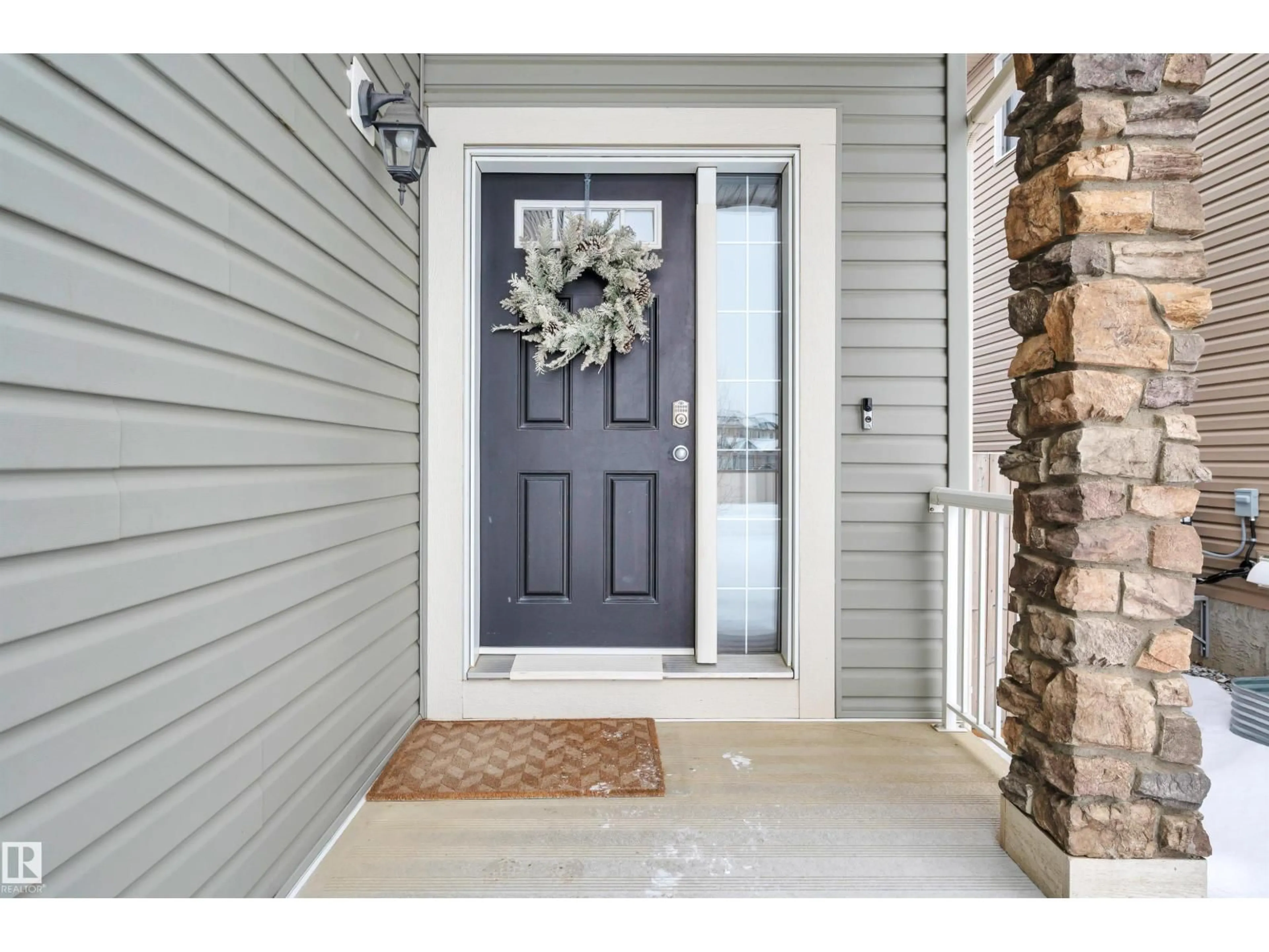 Indoor entryway for 9 SAVOY CR, Sherwood Park Alberta T8H1A8