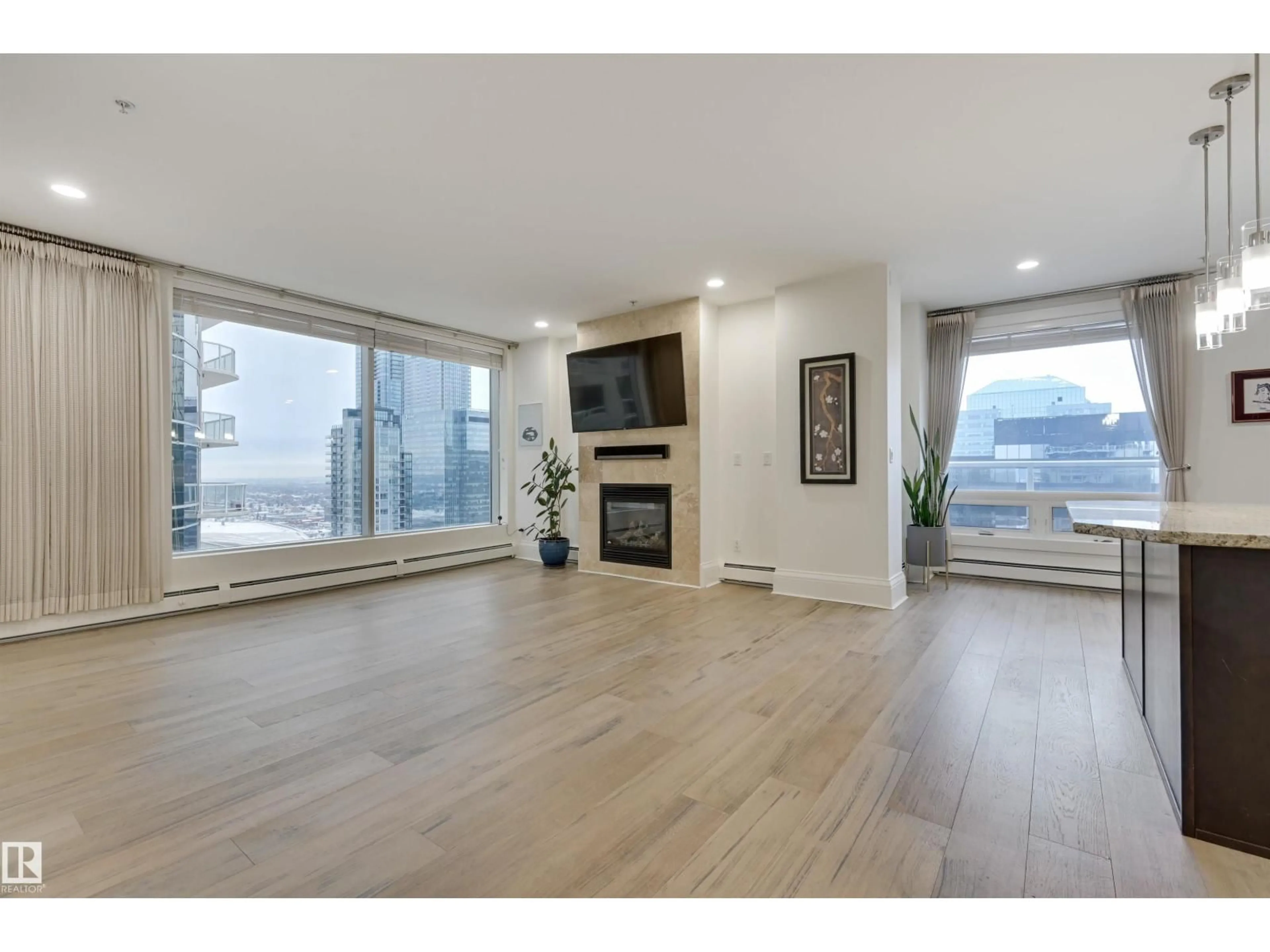 A pic of a room for 10136 104 ST NW, Edmonton Alberta T5J0B5