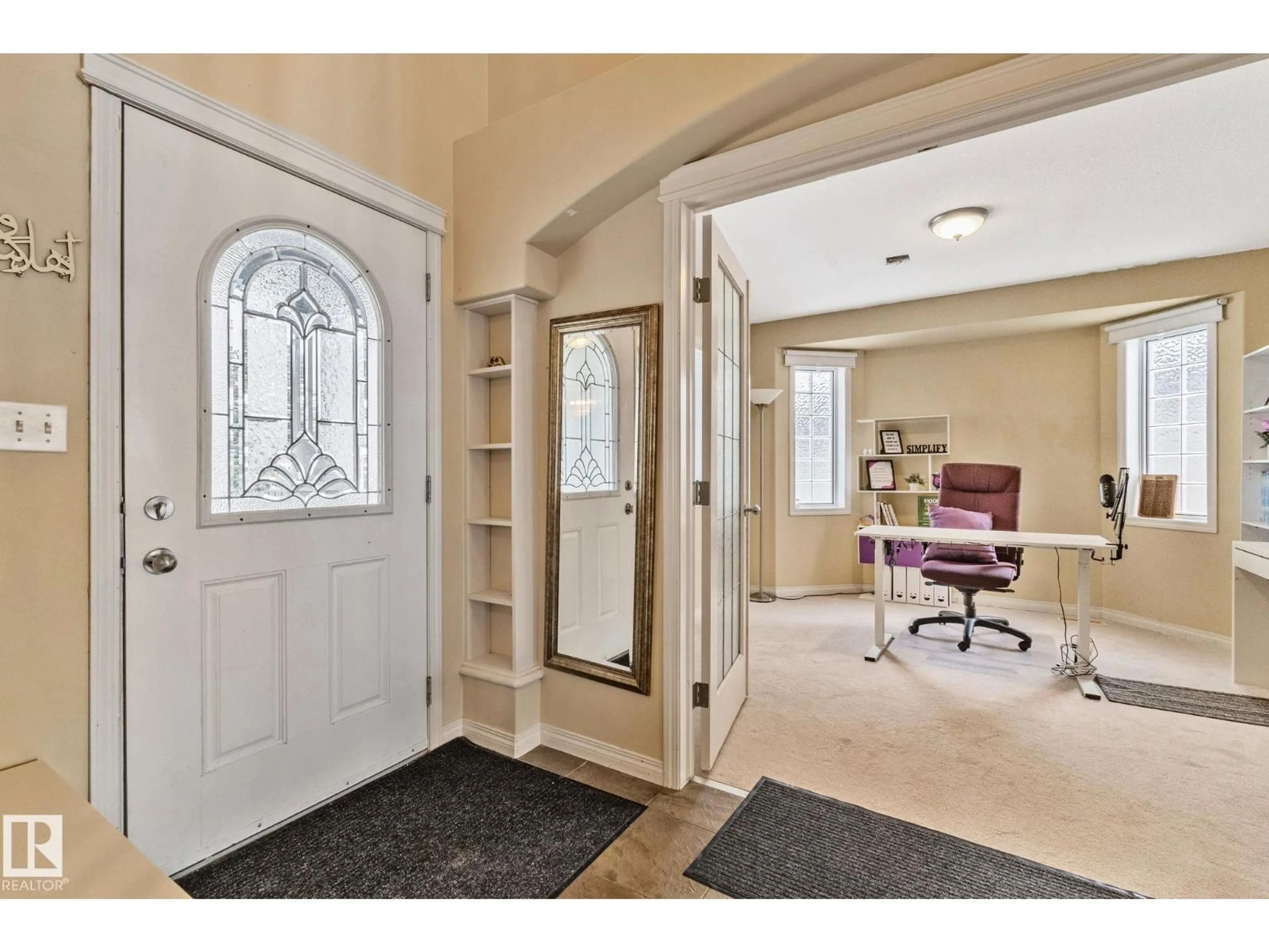 Indoor entryway for 502 WESTERRA BV, Stony Plain Alberta T7Z3A1