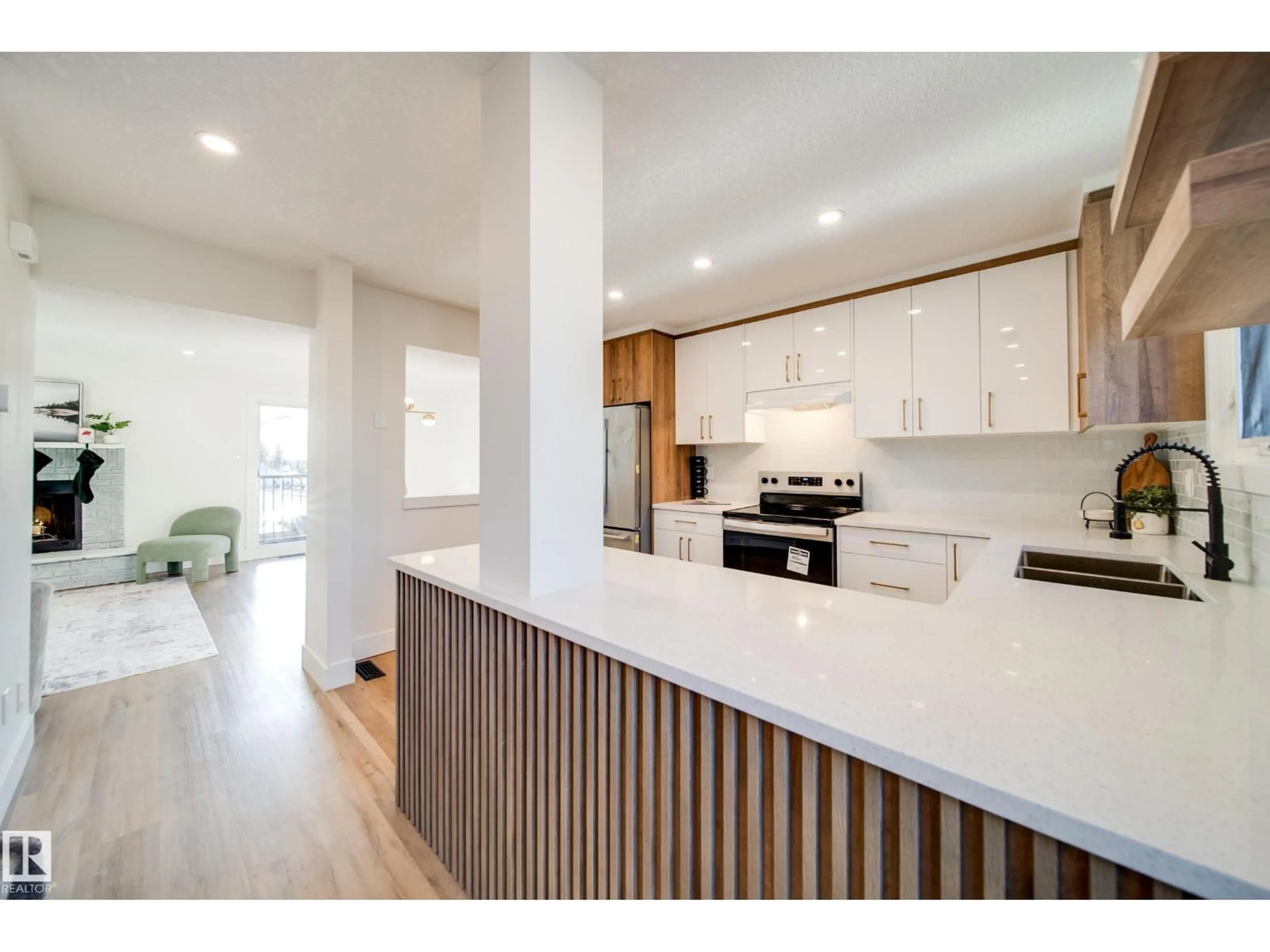 Open concept kitchen, unknown for 5394 38A AV, Edmonton Alberta T6L2H4