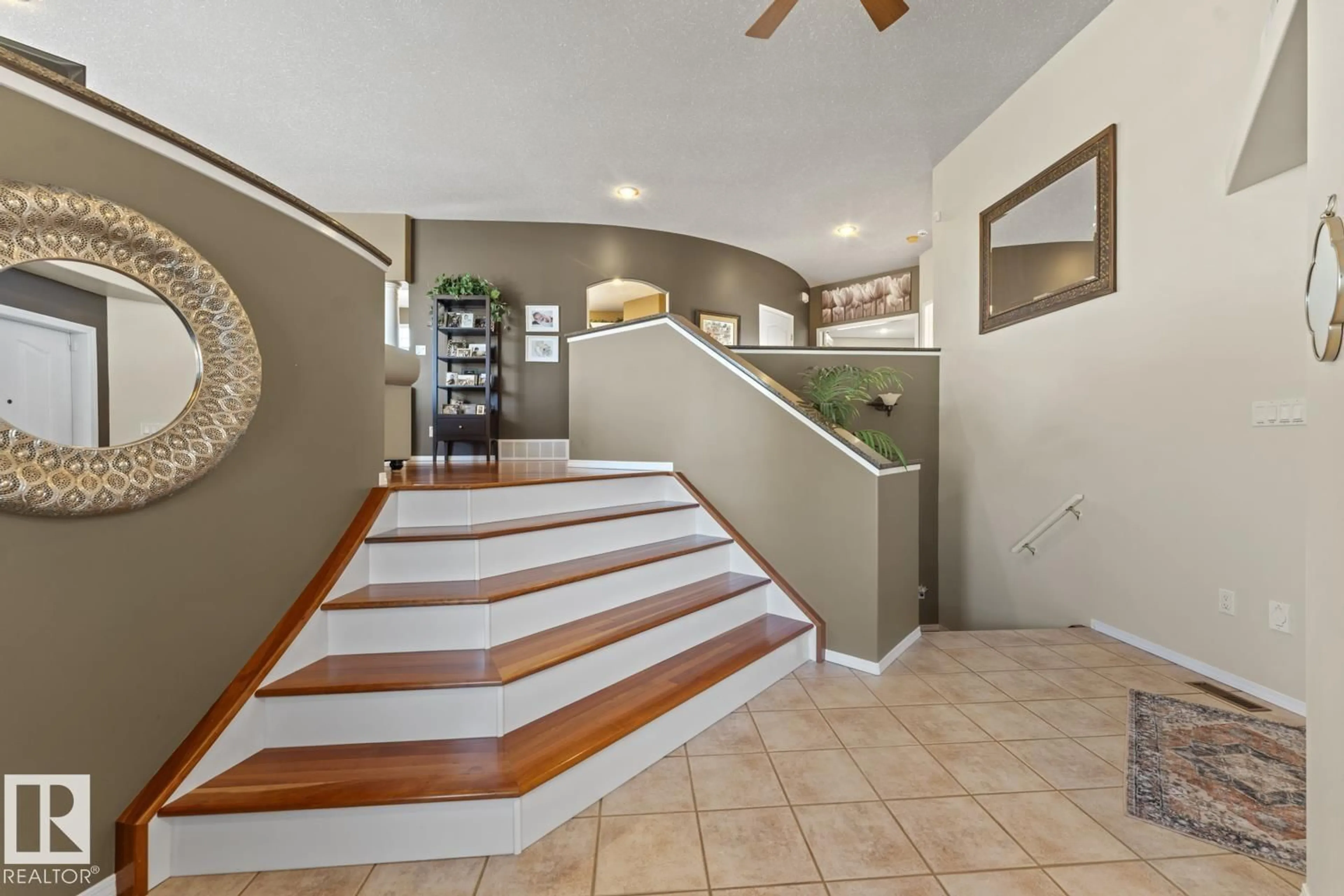 Indoor foyer for 4011 38 ST, Bonnyville Town Alberta T9N2K2