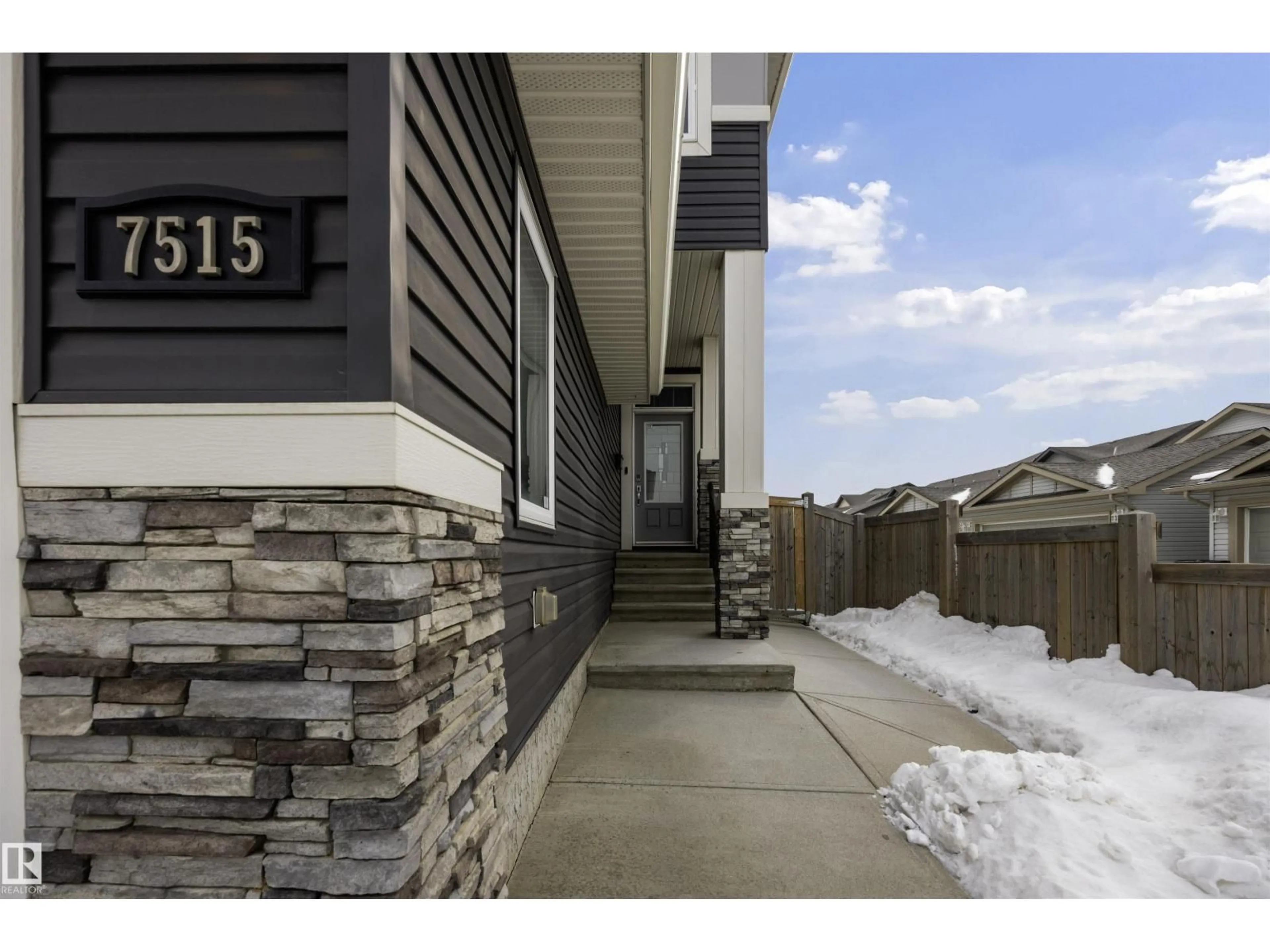 Indoor entryway for NW - 7515 178 AV, Edmonton Alberta T5Z0E2