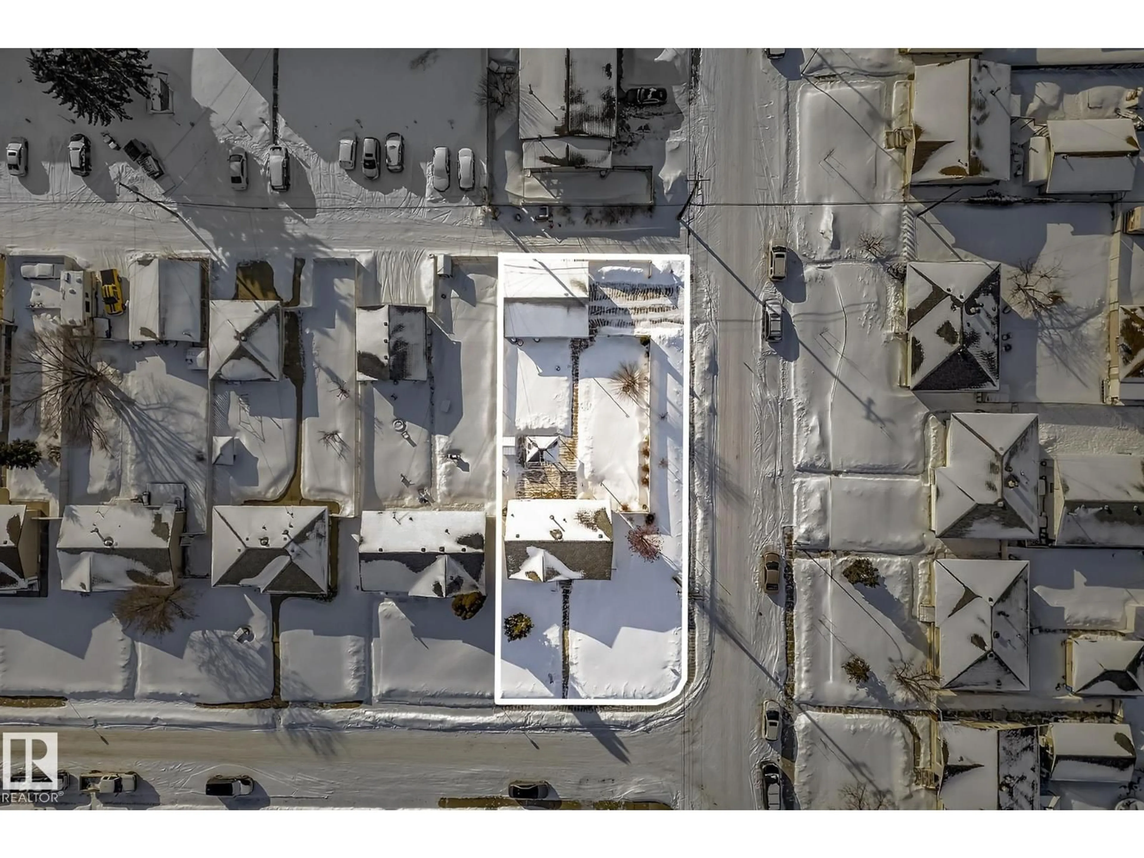 A pic from outside/outdoor area/front of a property/back of a property/a pic from drone, street for NW - 12724 80 ST, Edmonton Alberta T5C1L3