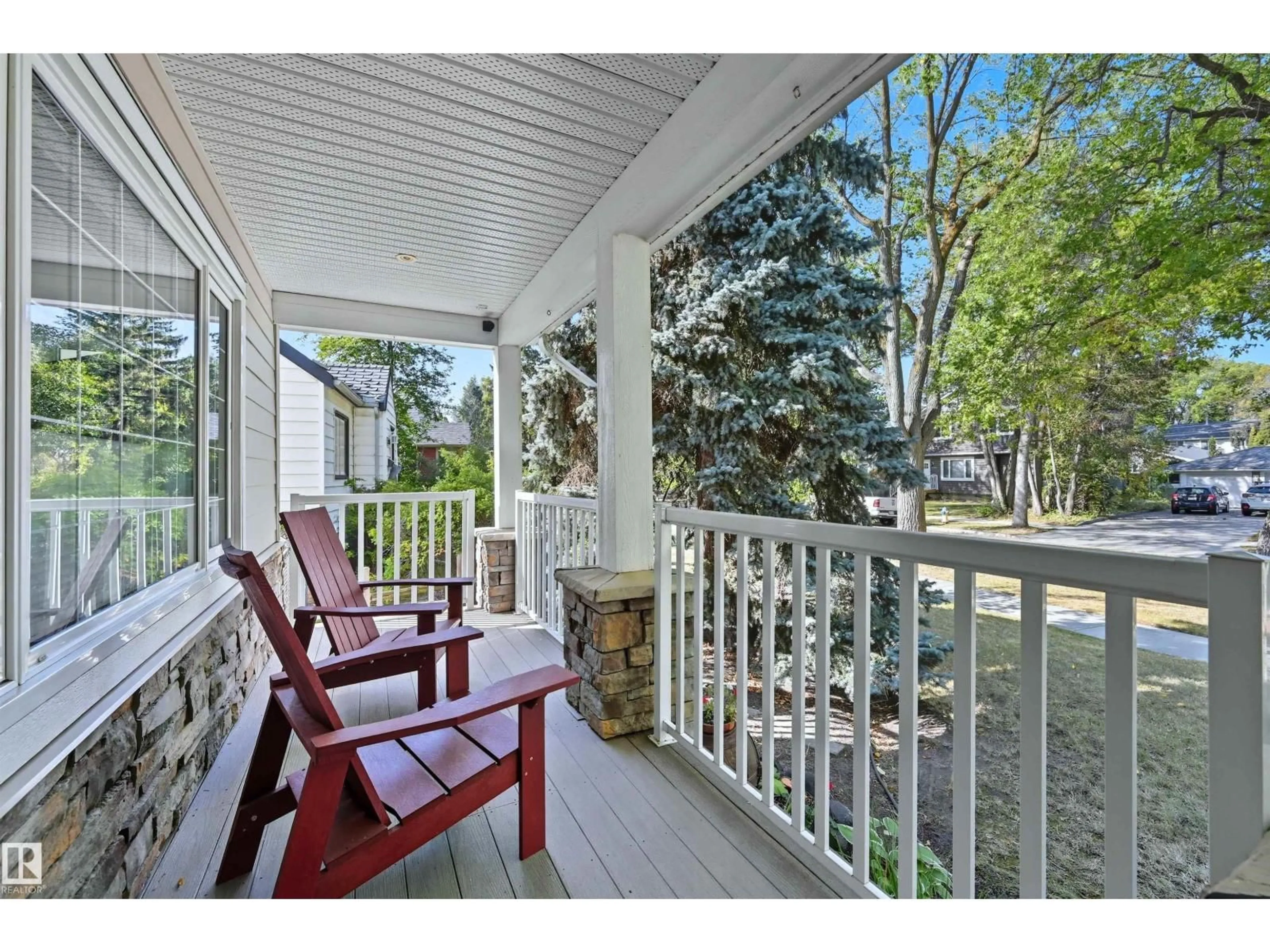 Patio, street for NW - 10915 62 AV, Edmonton Alberta T6H1N3