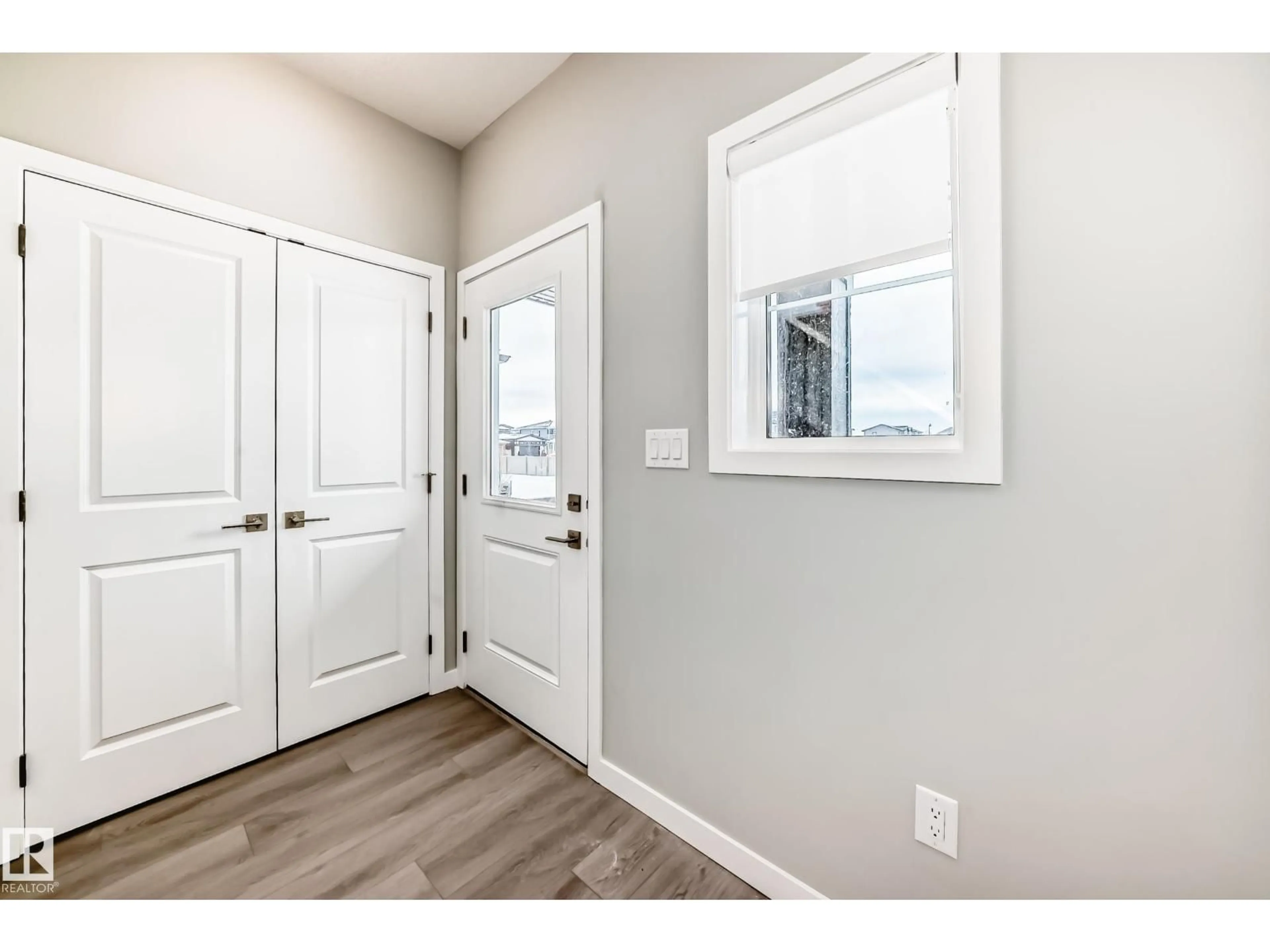 Indoor entryway for 3323 ROY BROWN WY, Edmonton Alberta T5E6Z9