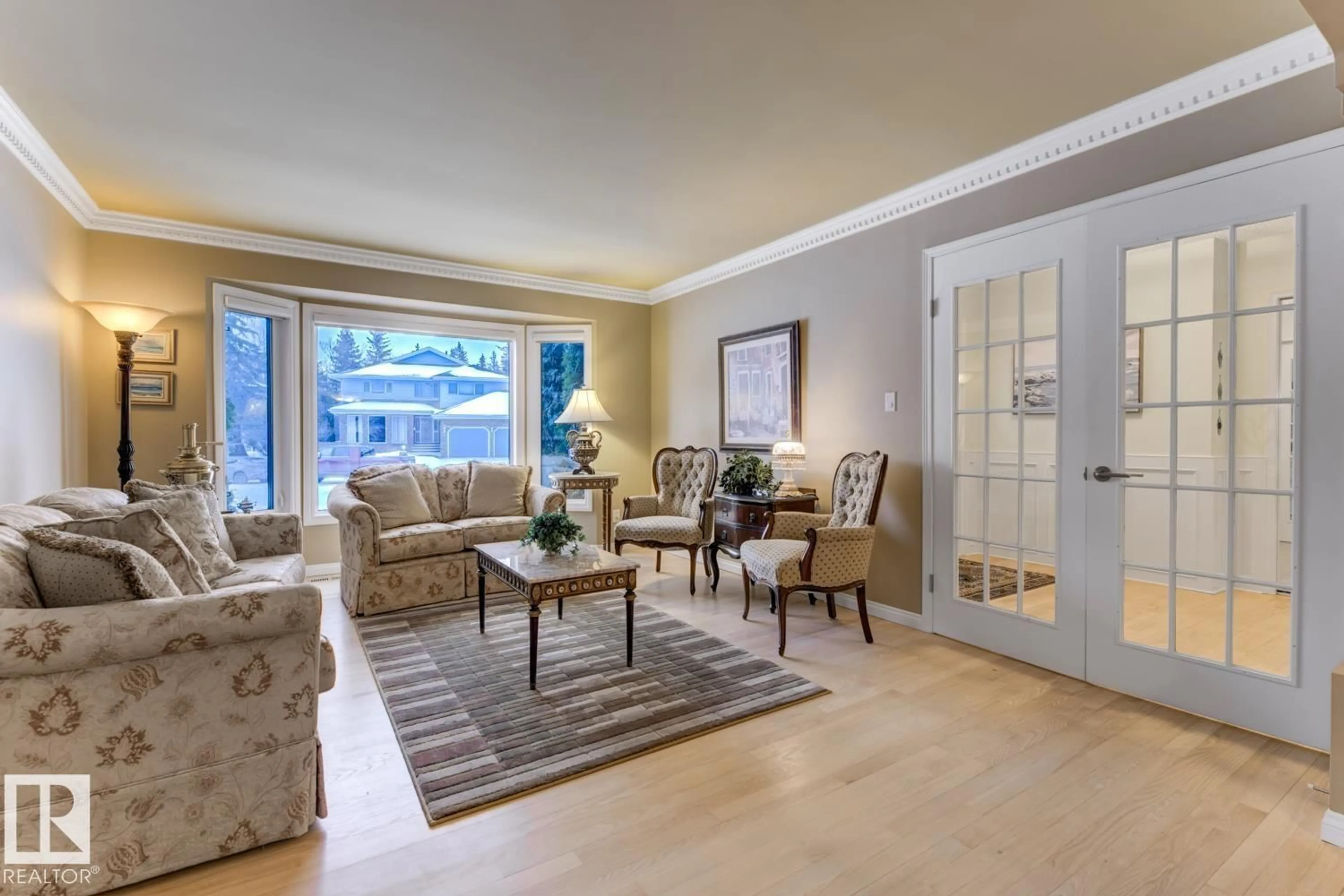 Living room with furniture, unknown for 324 WOLF RIDGE PT, Edmonton Alberta T5T5R7