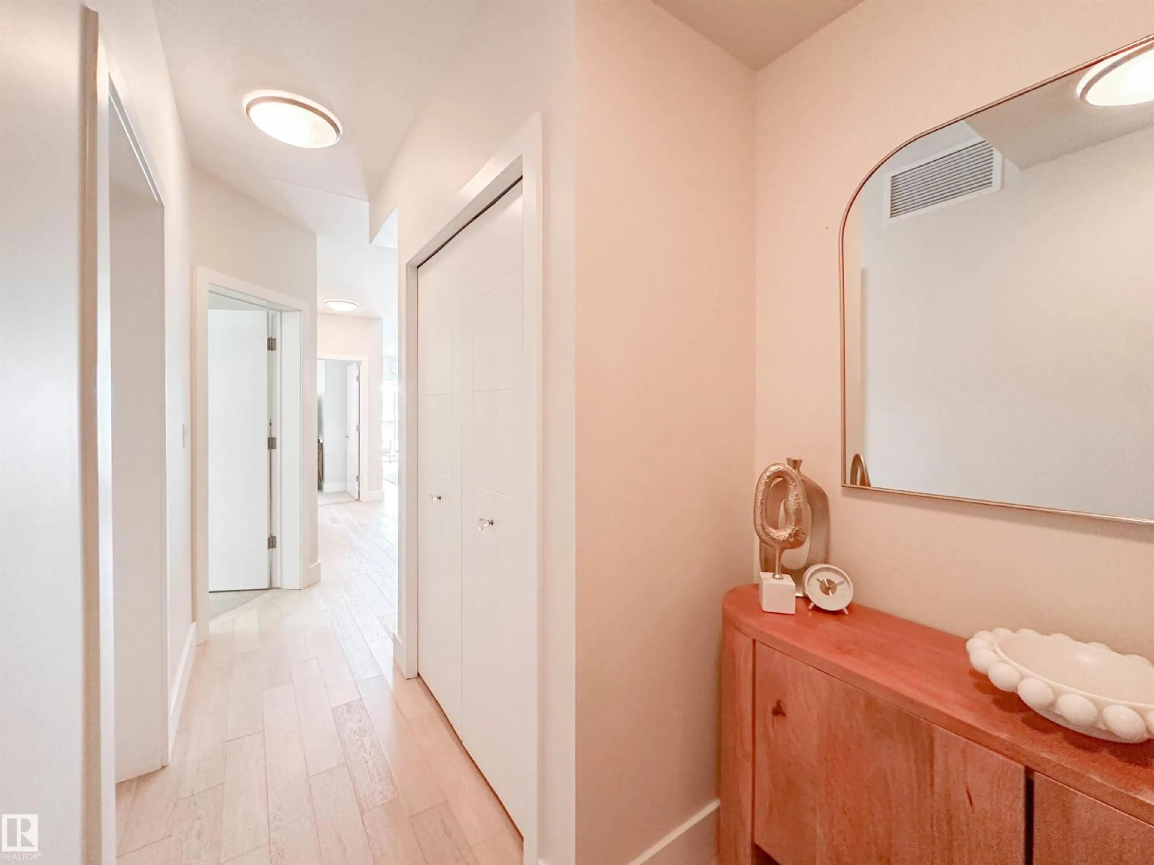 Indoor entryway for 200 - 718 BELLEROSE DR, St. Albert Alberta T8N7P7