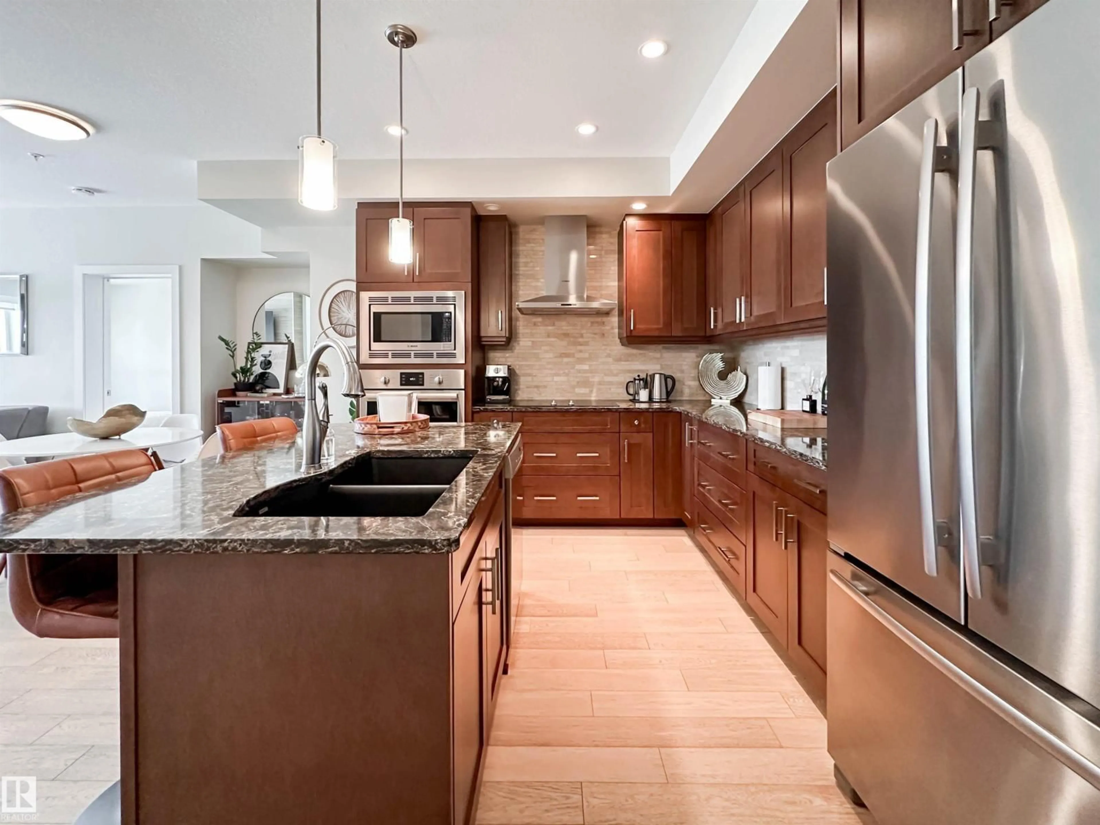 Contemporary kitchen, unknown for 200 - 718 BELLEROSE DR, St. Albert Alberta T8N7P7